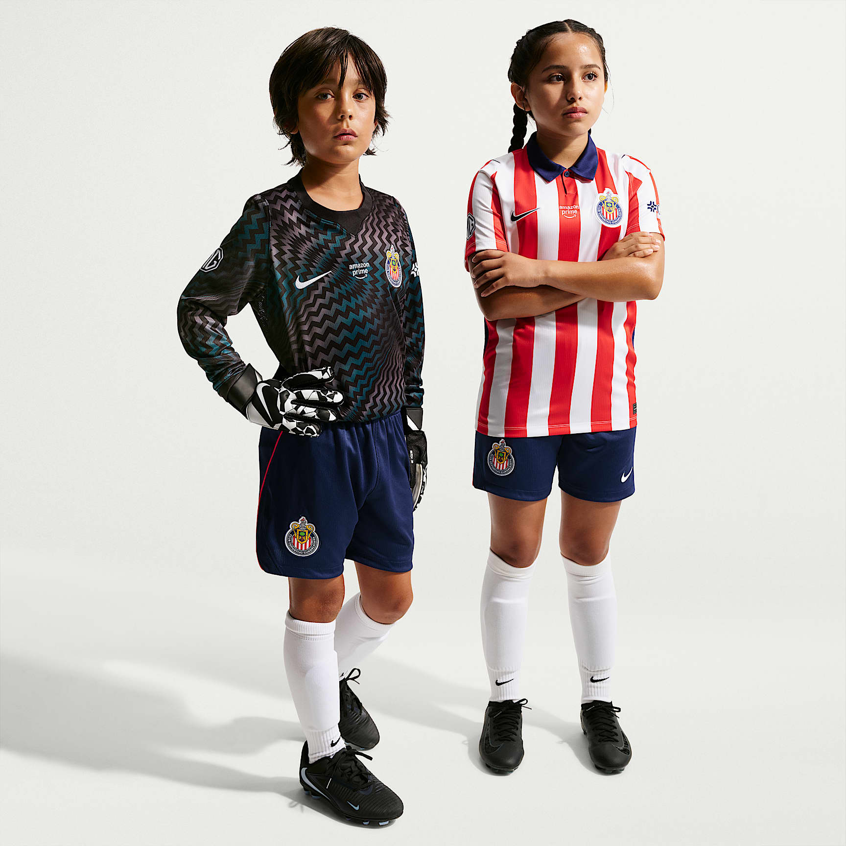 Shorts de futbol Nike Dri-FIT Replica del C.D. Guadalajara local 2026/27 Stadium para niños talla grande