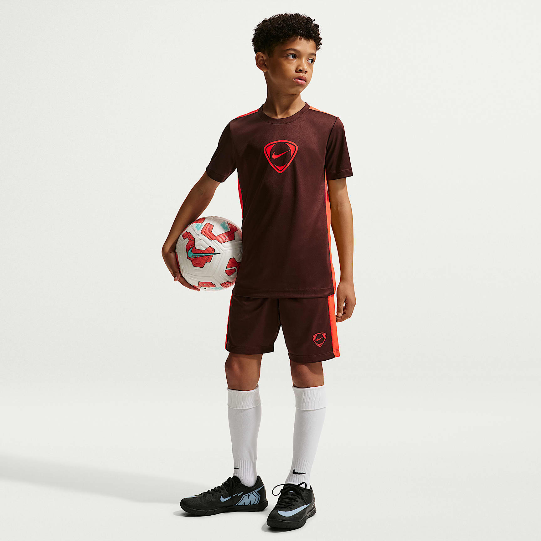 Nike Academy+ Dri-FIT futballrövidnadrág nagyobb gyerekeknek