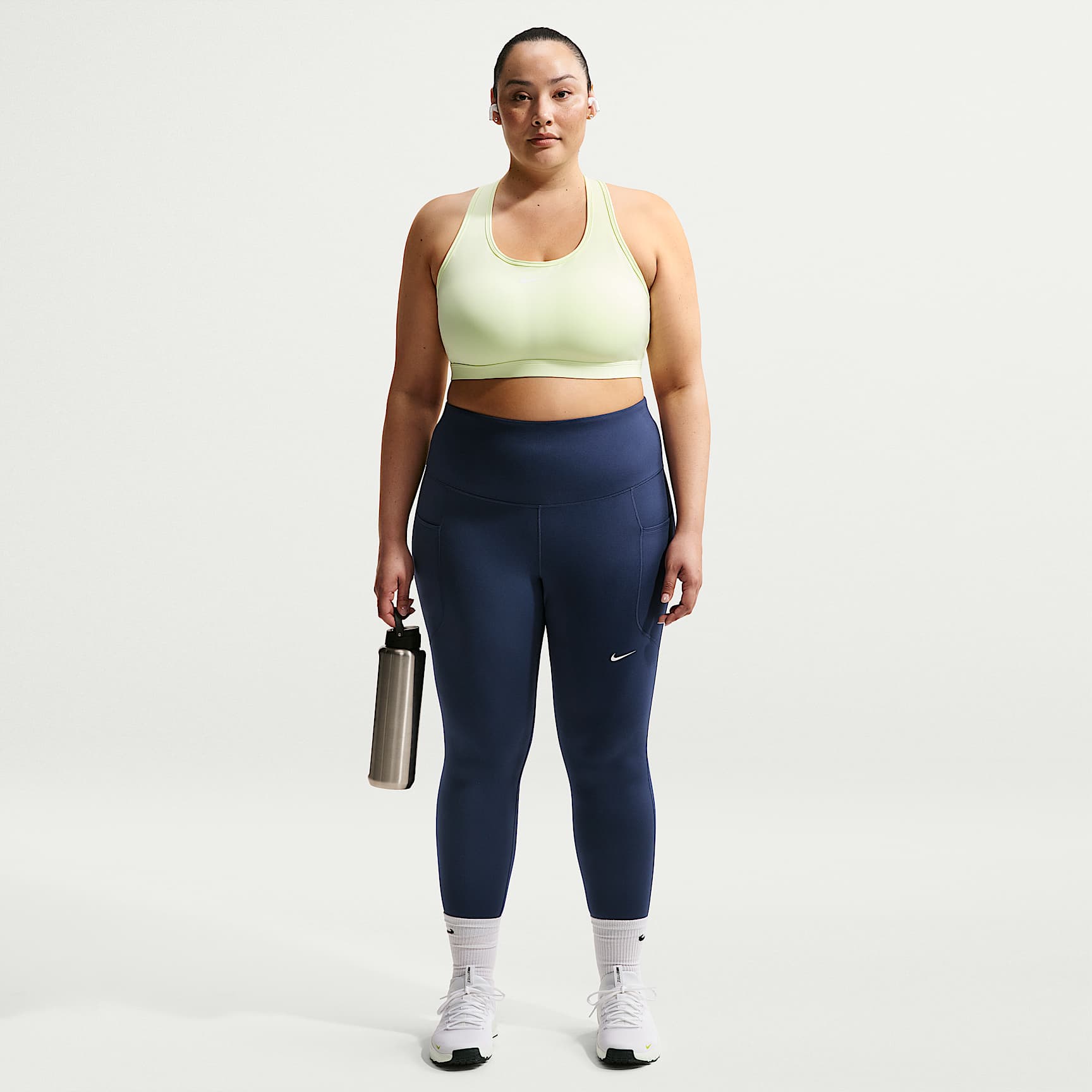 Leggings de tiro alto de 7/8 con bolsillos para mujer (talla grande) Nike One