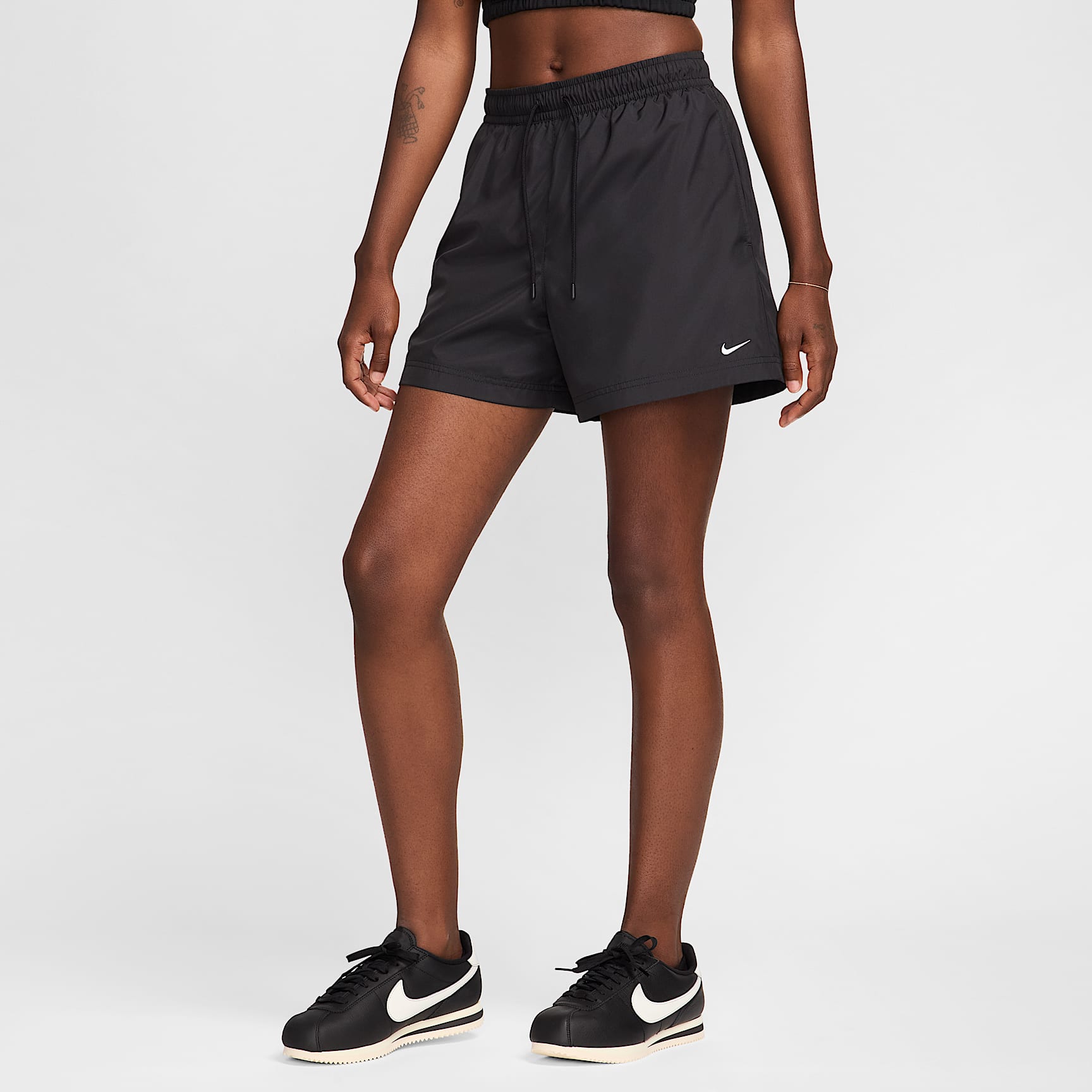 Shorts de tiro medio para mujer Nike Sportswear Classic Wovens