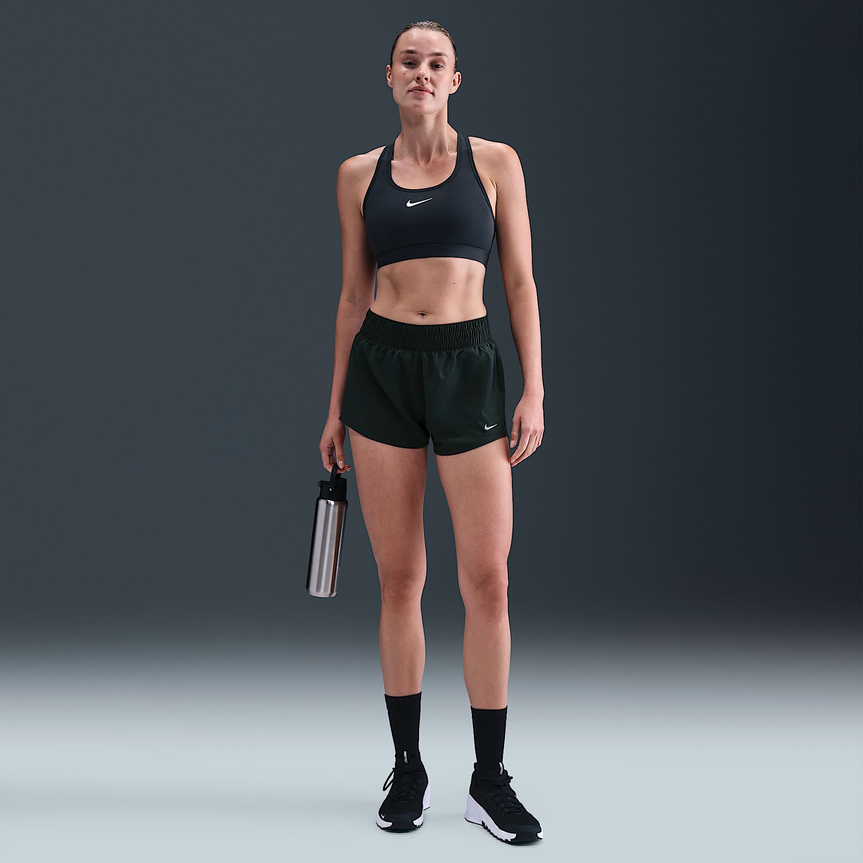 Shorts con forro de ropa interior Dri-FIT de tiro medio de 8 cm para mujer Nike One