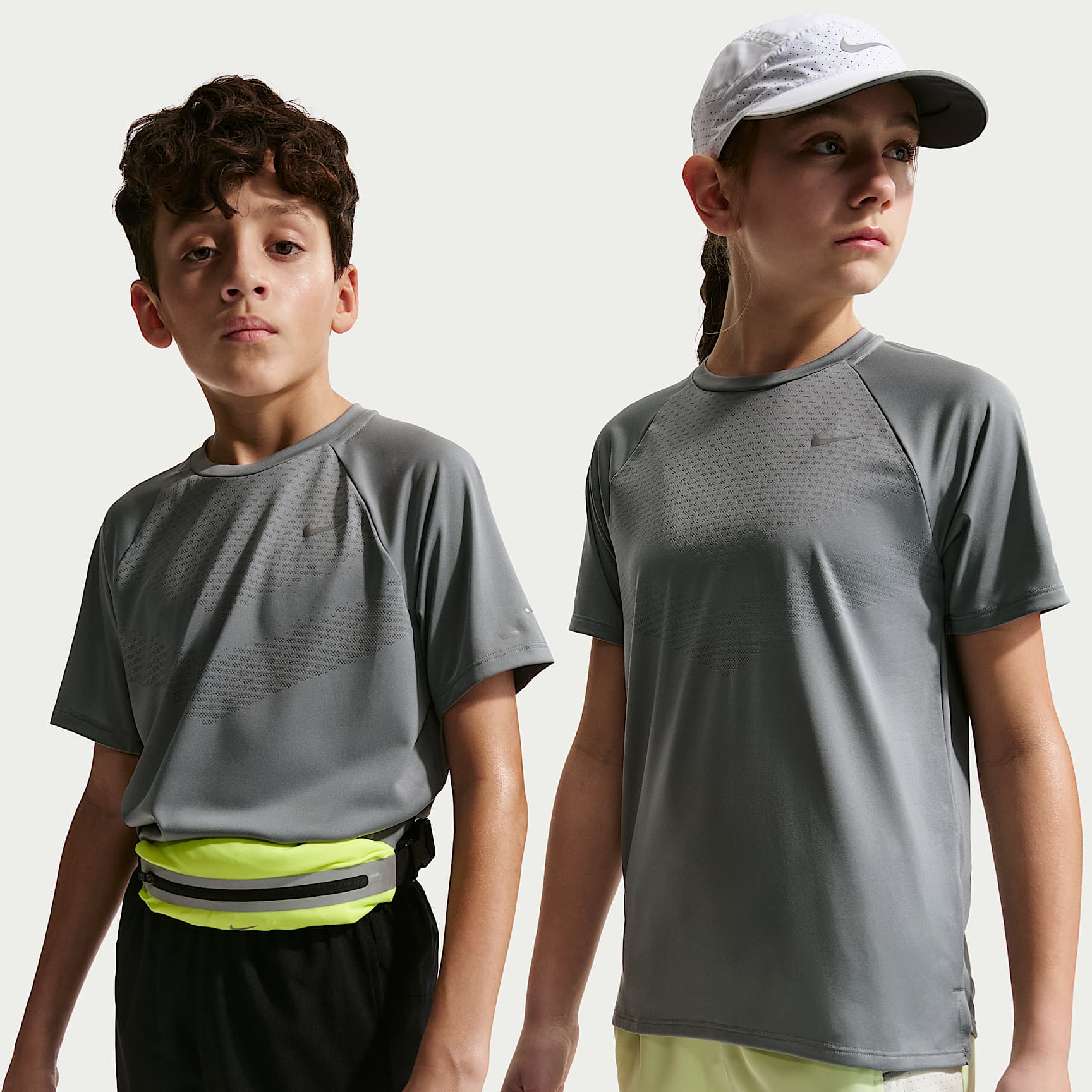 Nike Stride Older Kids' Dri-FIT Short-Sleeve Top