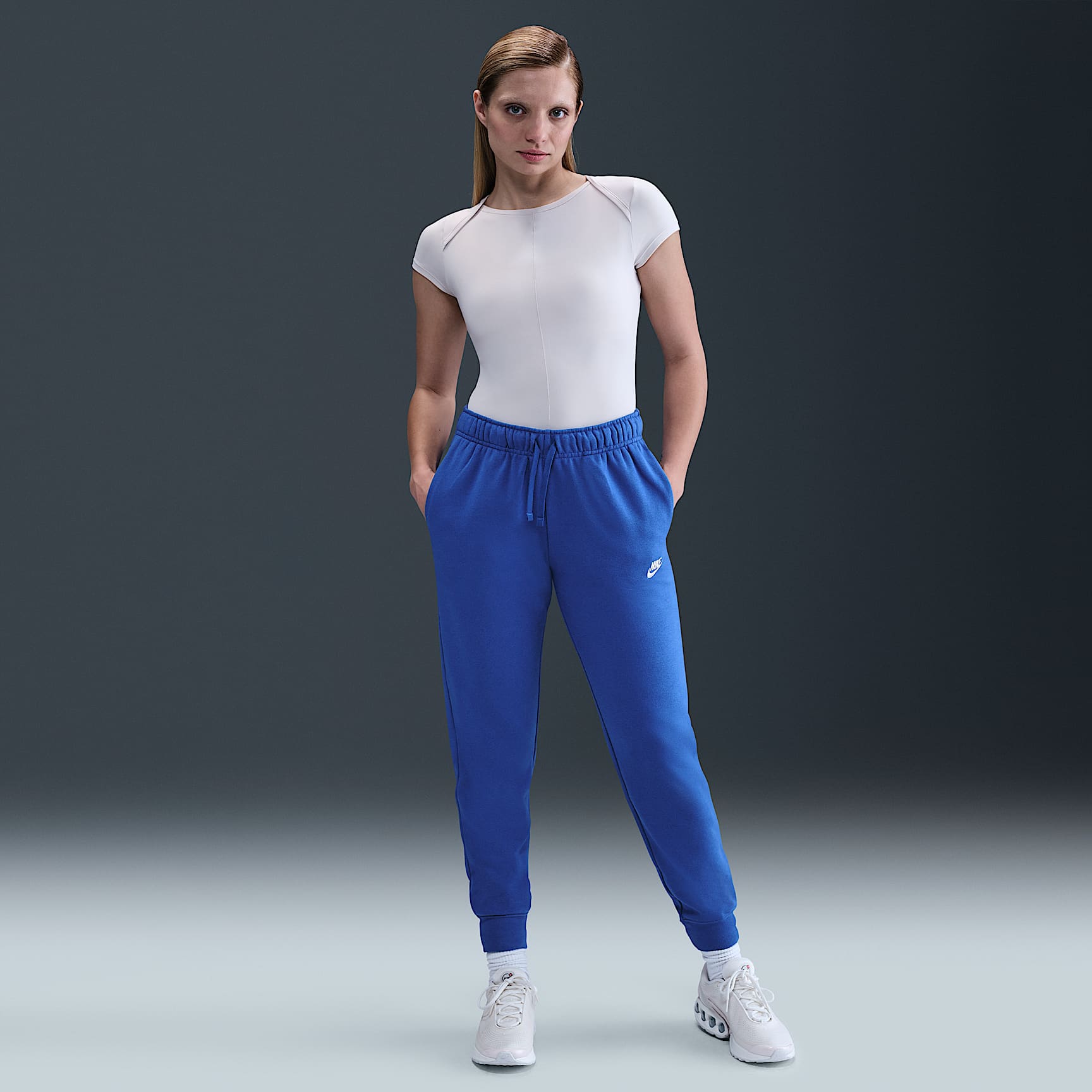 Joggers de tiro medio para mujer Nike Sportswear Club Fleece