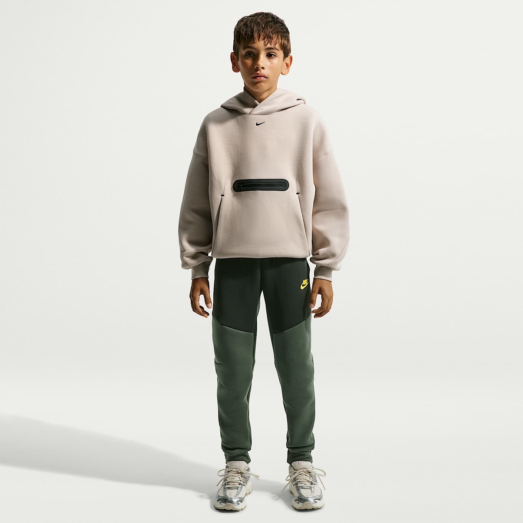 Nike Sportswear Tech Fleece Older Kids' Joggers