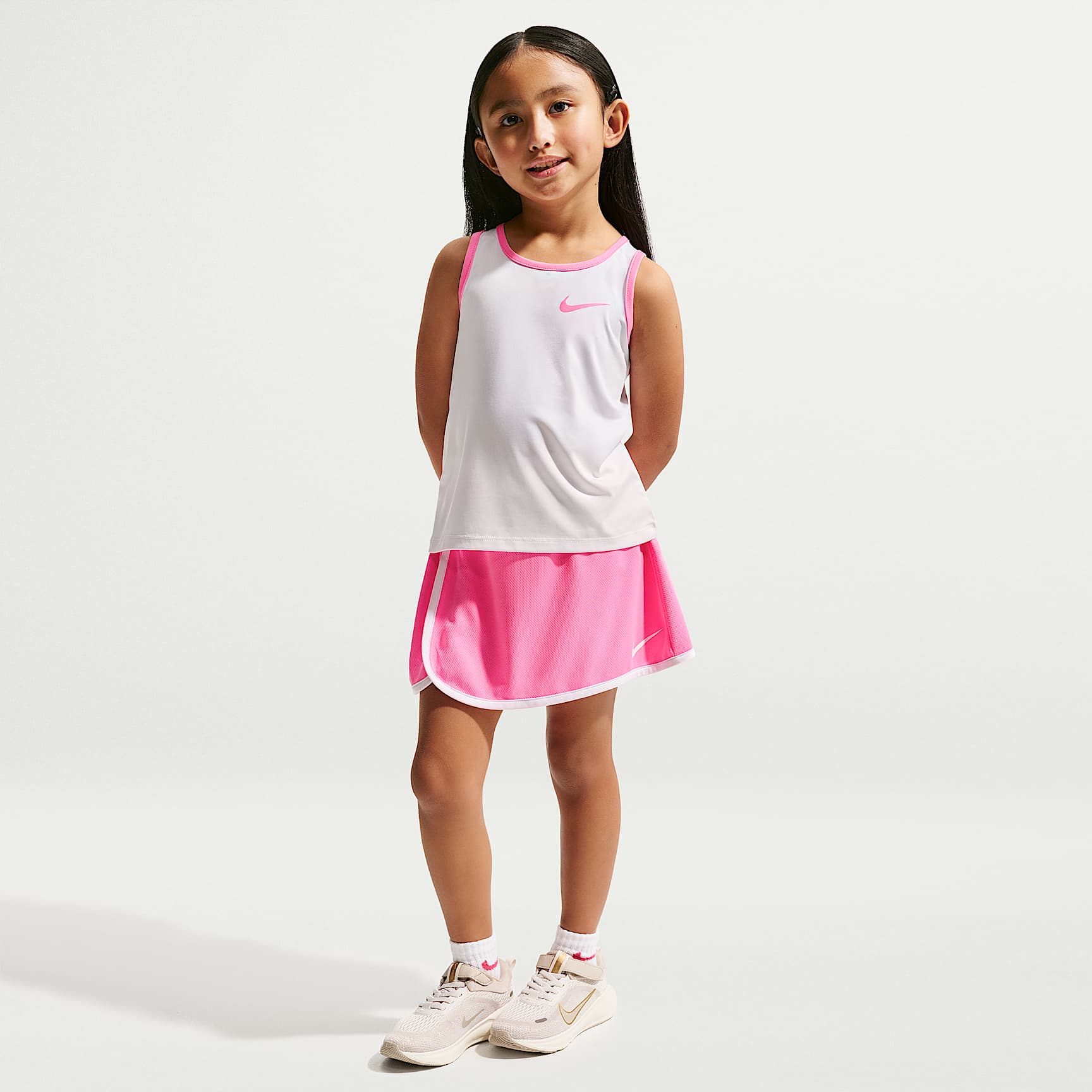 Conjunto de dos piezas con skort Dri-FIT Colorblocked para niños talla pequeña Nike