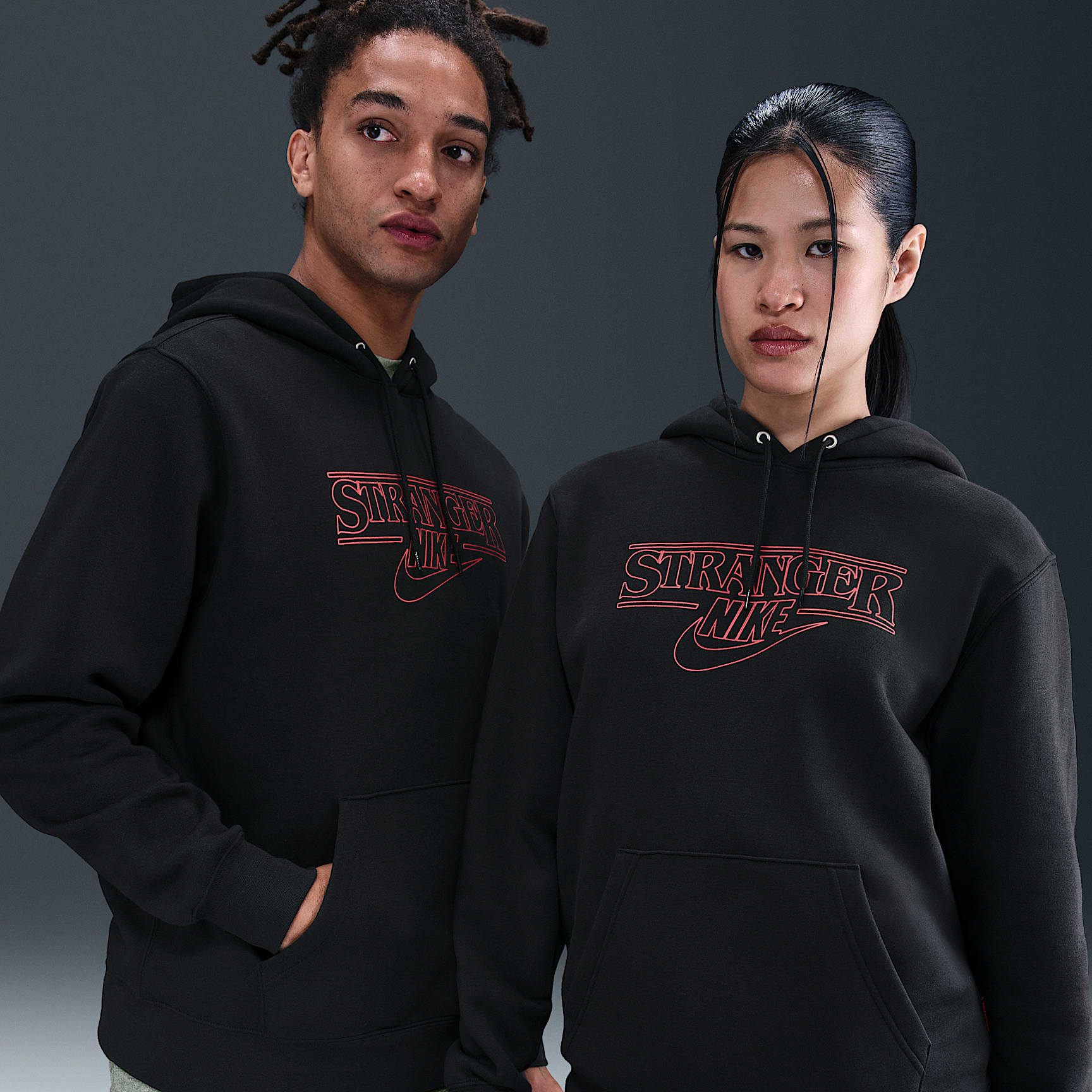 ナイキ x ストレンジャー シングス メンズ プルオーバー パーカー