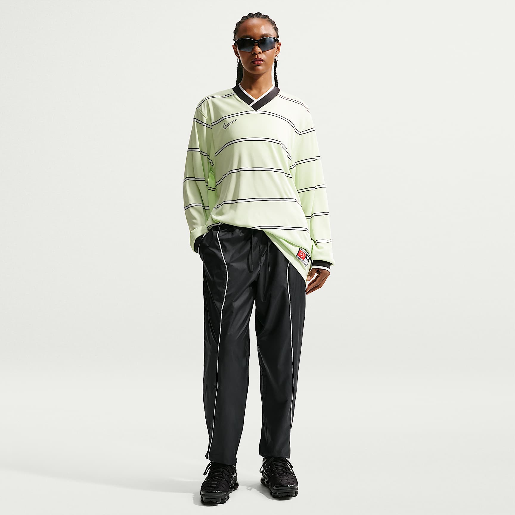 Nike Sportswear Women's Mid-Rise Repel Woven Trousers