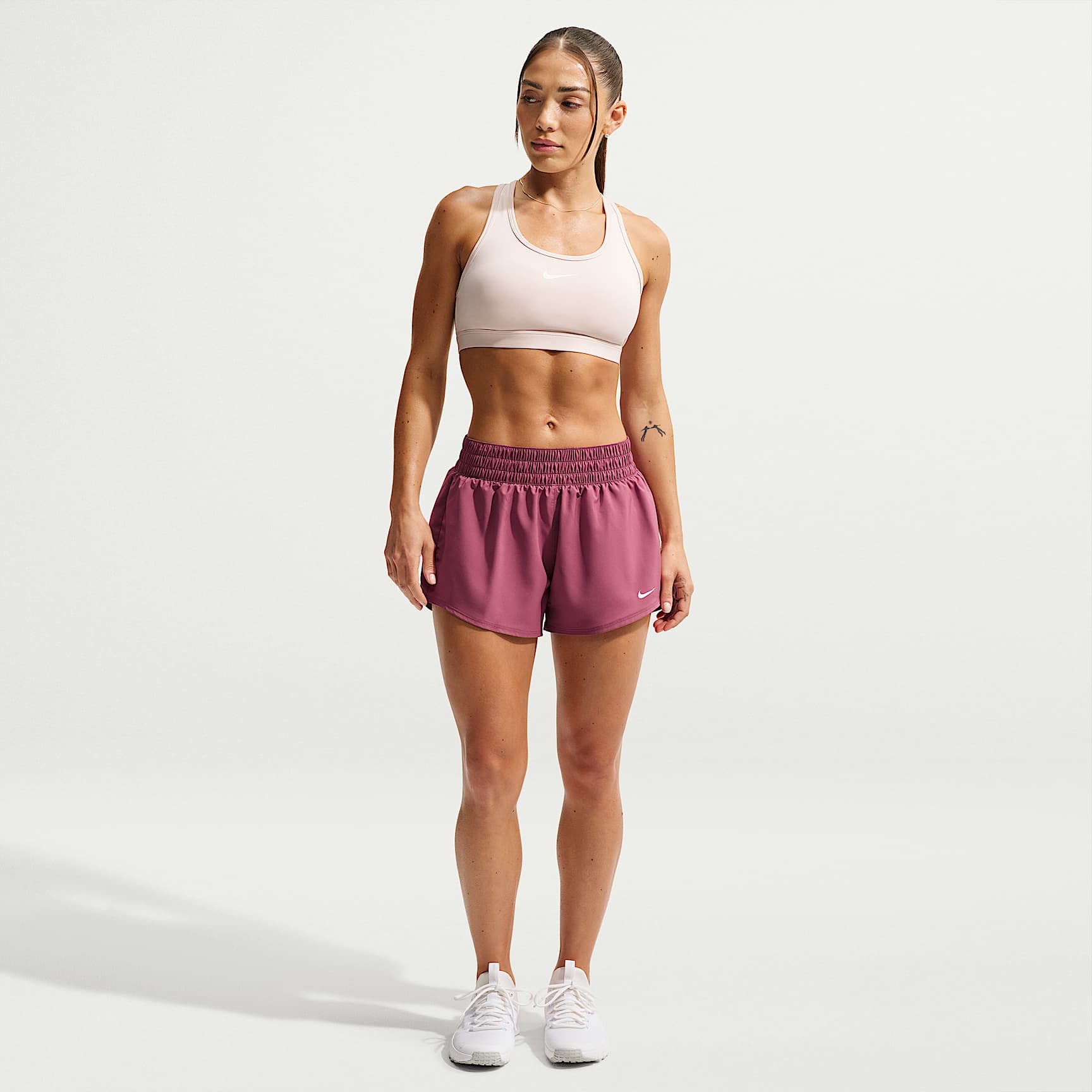 Shorts con forro de ropa interior Dri-FIT de tiro medio de 8 cm para mujer Nike One