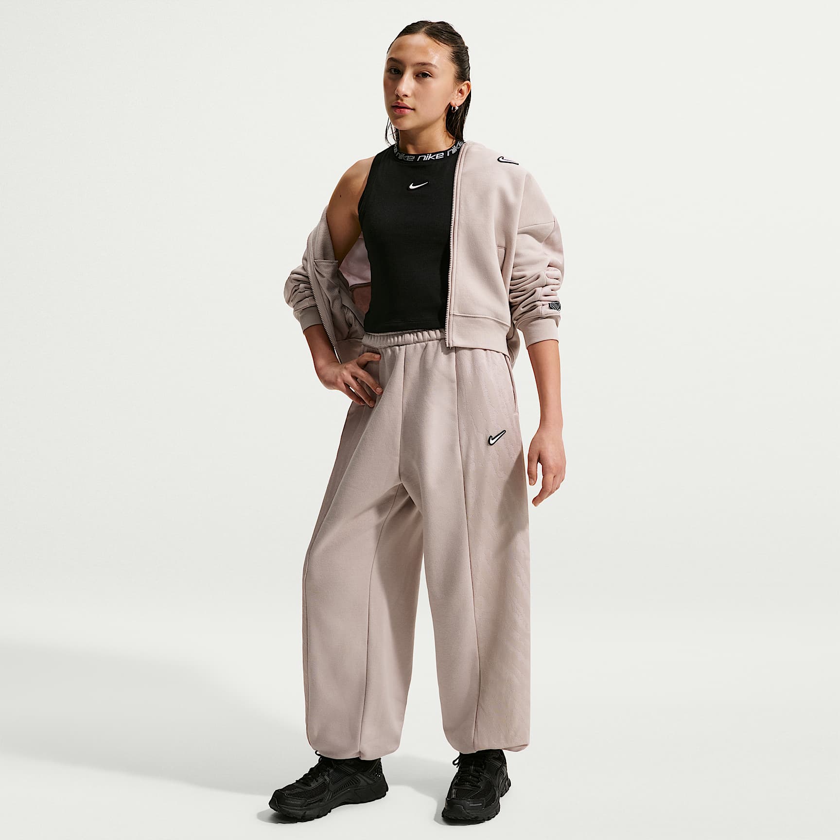 Nike Sportswear Older Kids' (Girls') Fleece Trousers