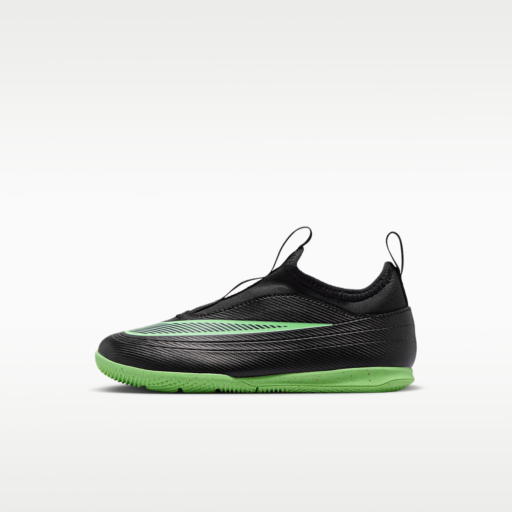 Nike Jr. Mercurial Vapor 17 Club Little Kids' Indoor/Court Low-Top Soccer Shoes