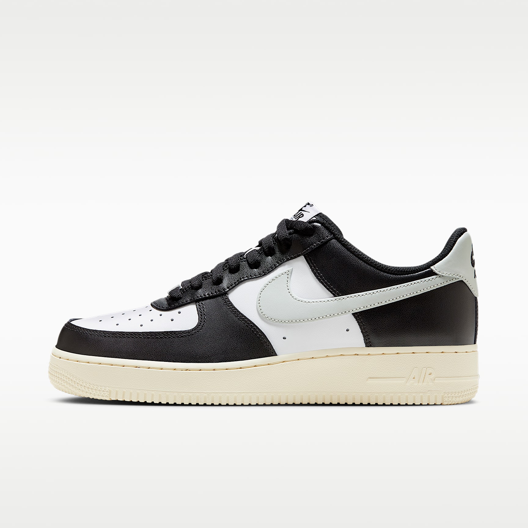 ナイキ AIR FORCE 1 