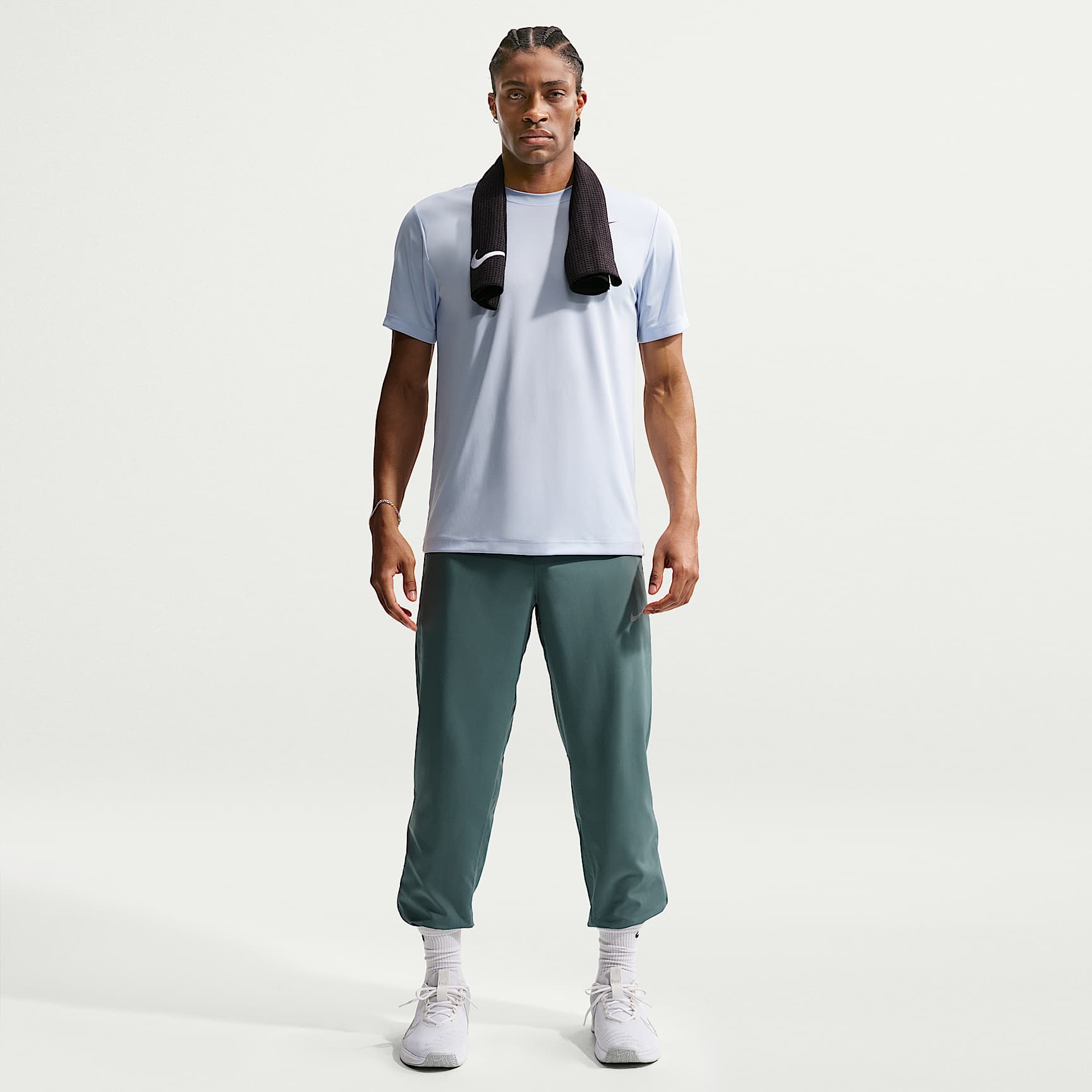 Pants Dri-FIT entallados versátiles para hombre Nike Form
