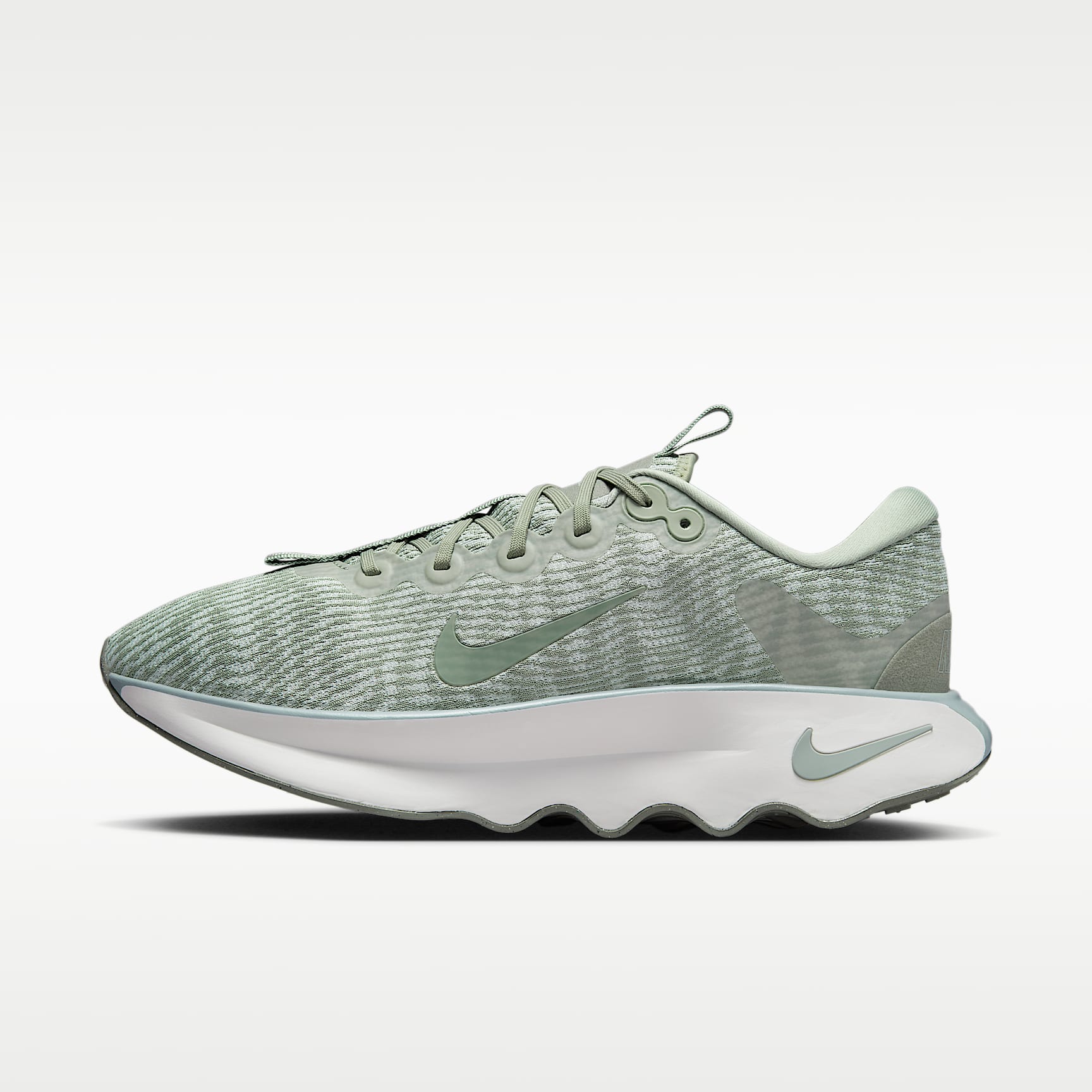 나이키 모티바 남성 워킹화