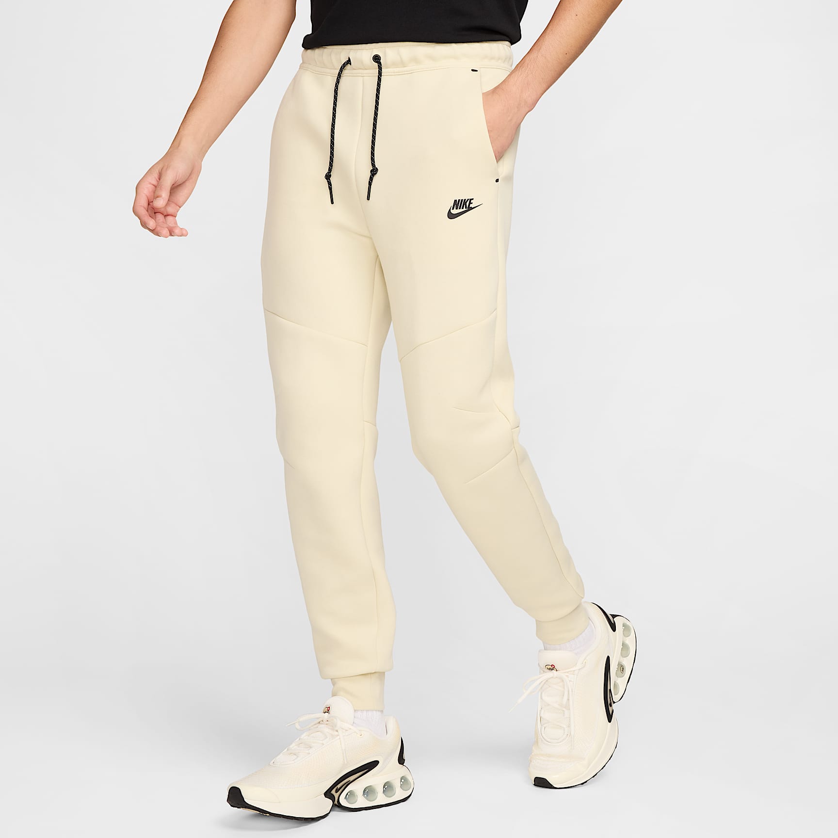 Joggers de tejido Fleece para hombre Nike Tech