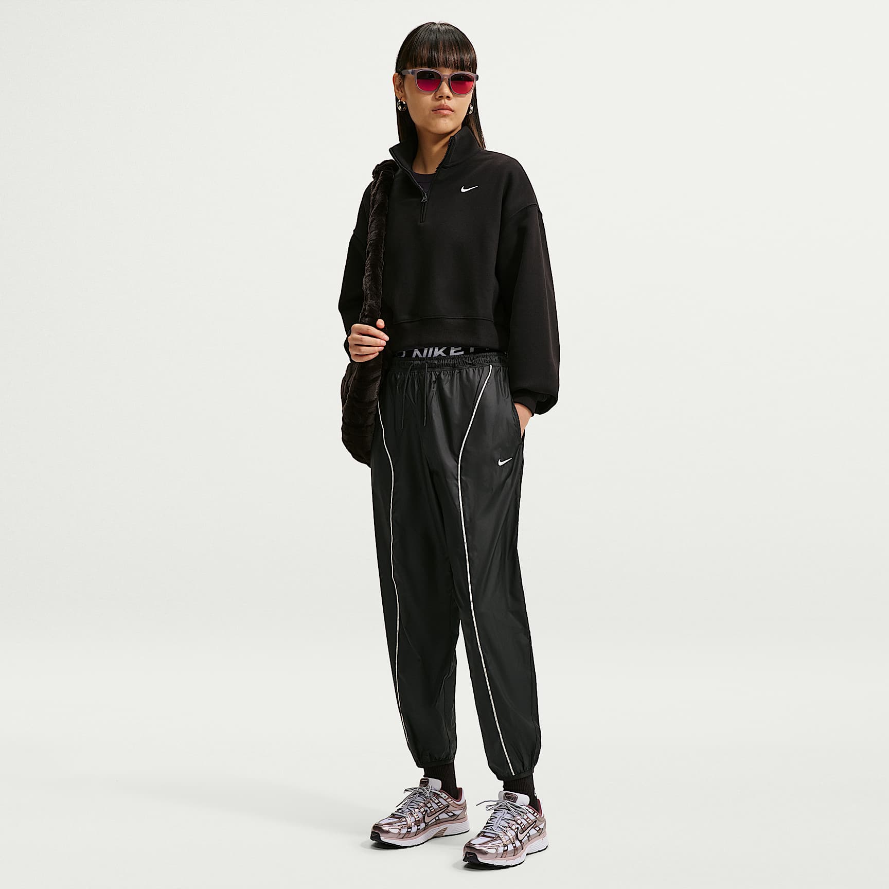 Nike Sportswear Women's Mid-Rise Repel Woven Trousers