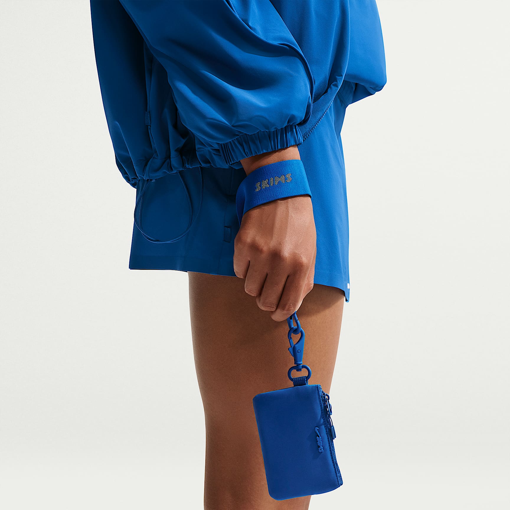 Bolsa con clip NikeSKIMS