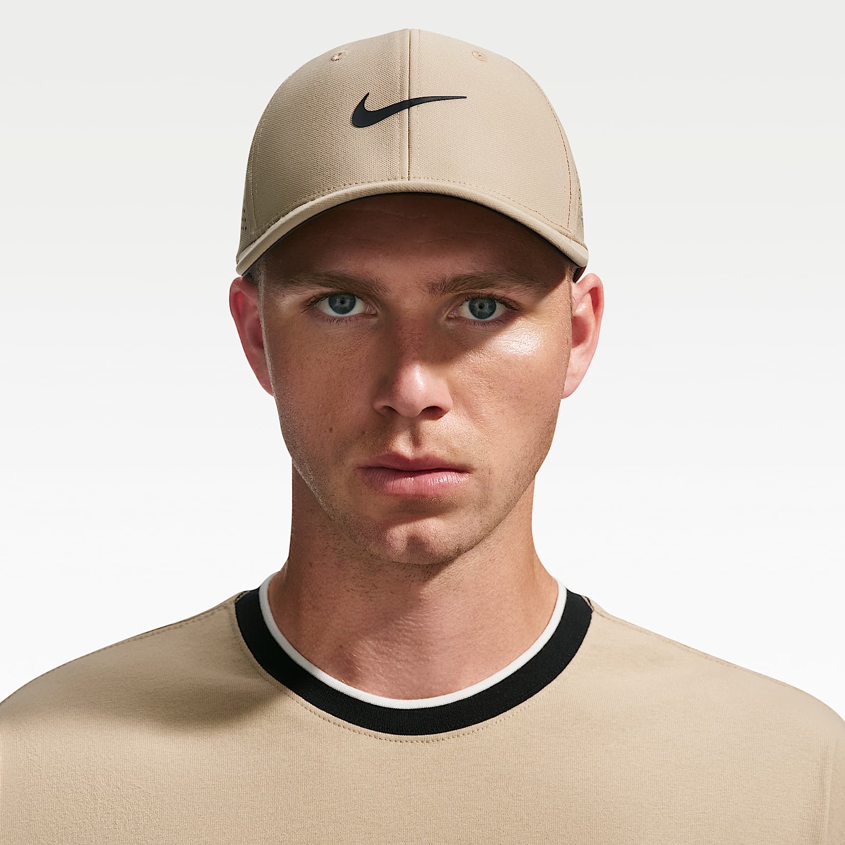 Gorra de golf Dri-FIT ADV SwooshFlex con estructura Nike Rise