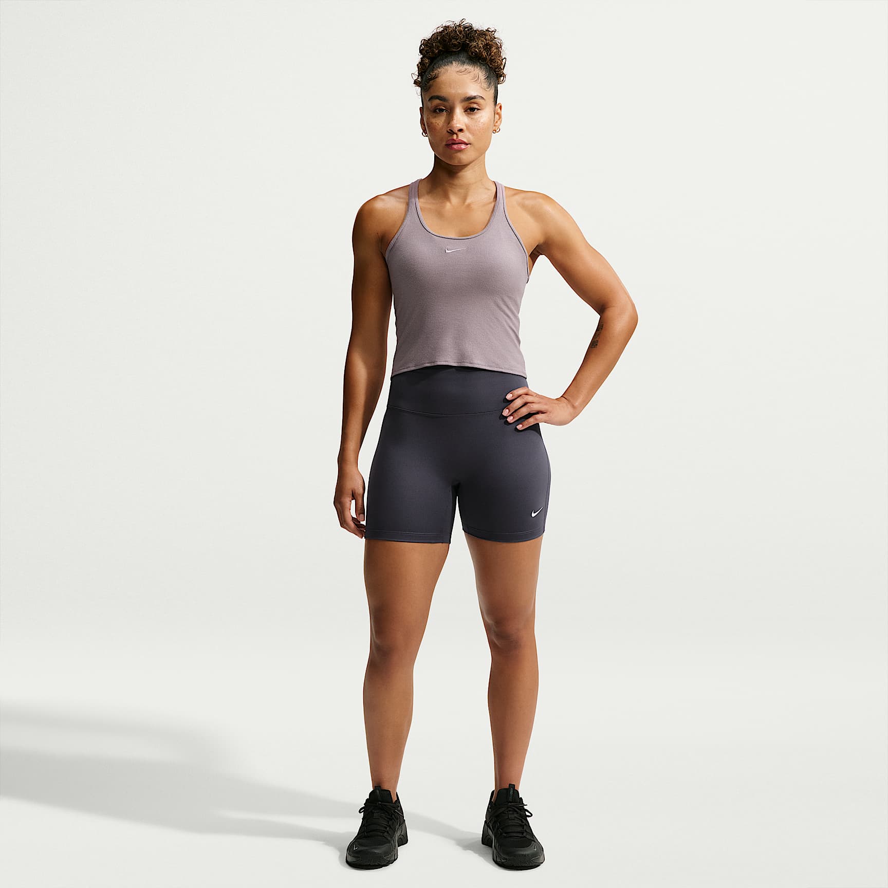 Nike One sykkelshorts med høyt liv til dame (13 cm)