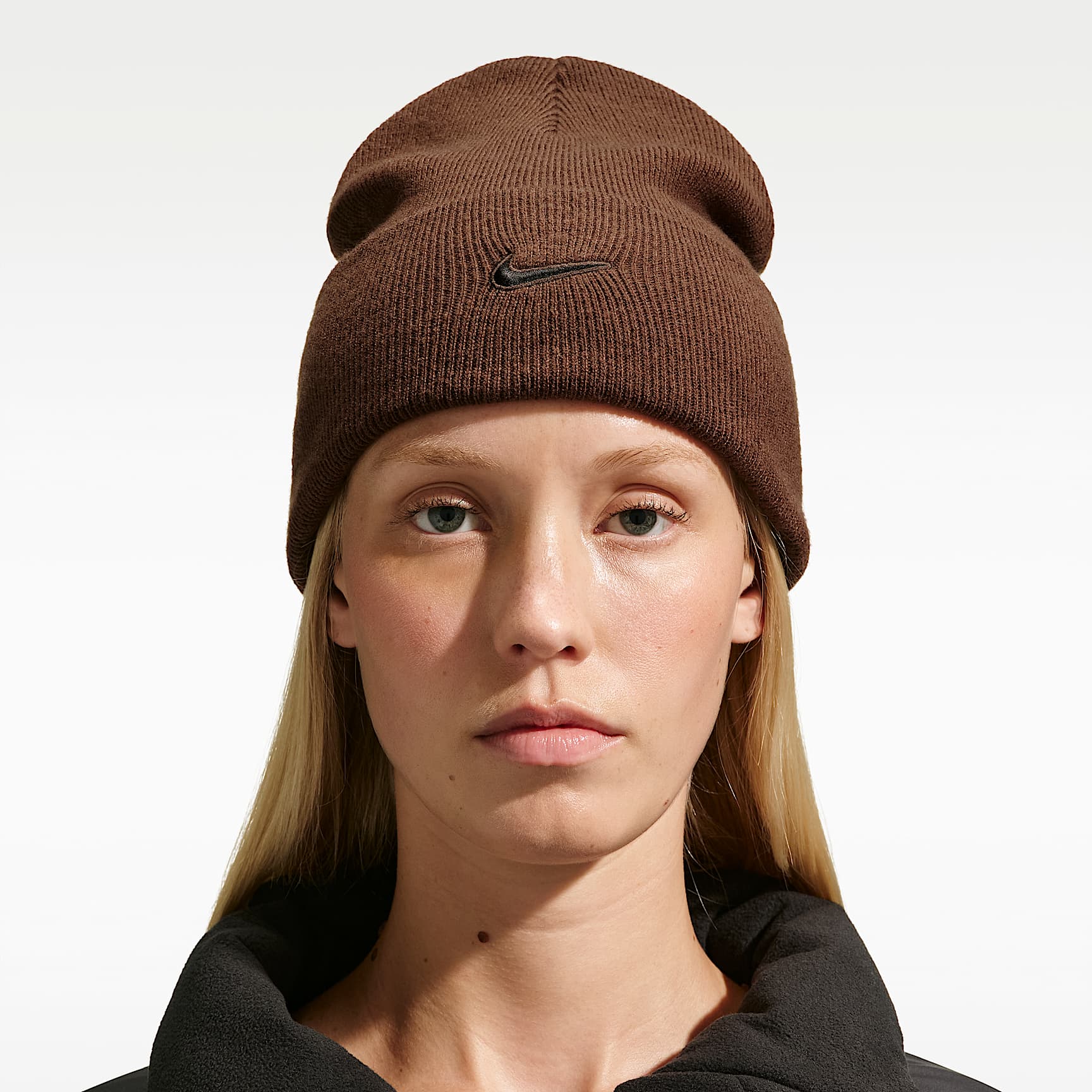 Nike Peak Swoosh Beanie