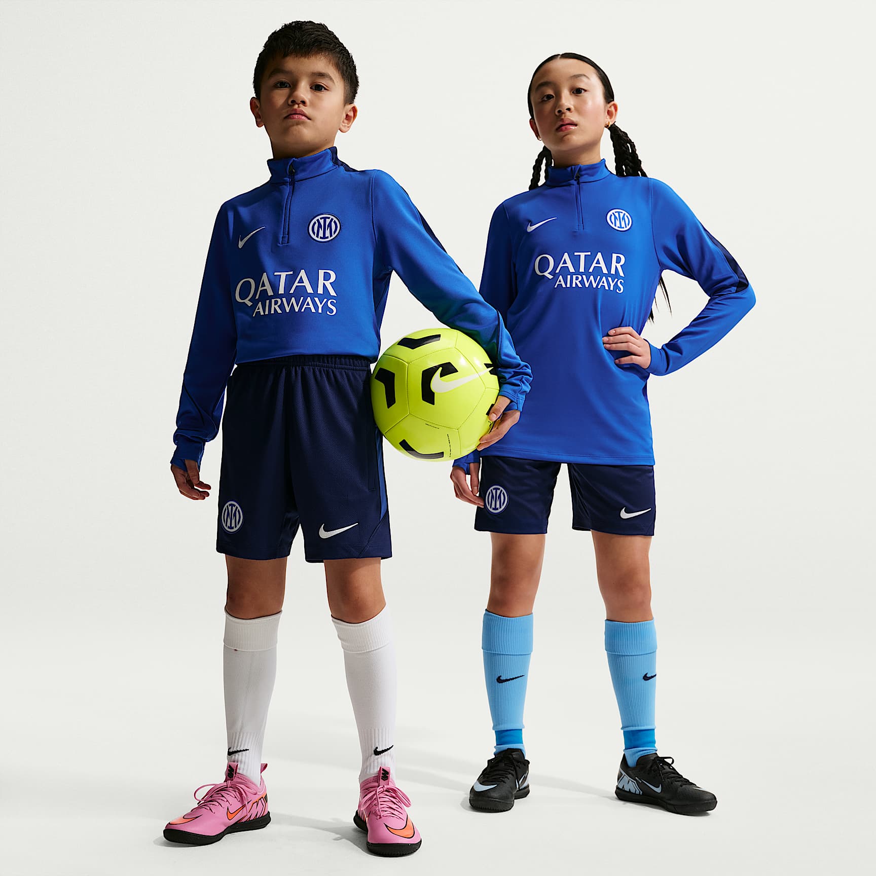 Inter Milan Strike Older Kids' Nike Dri-FIT Football Knit Shorts