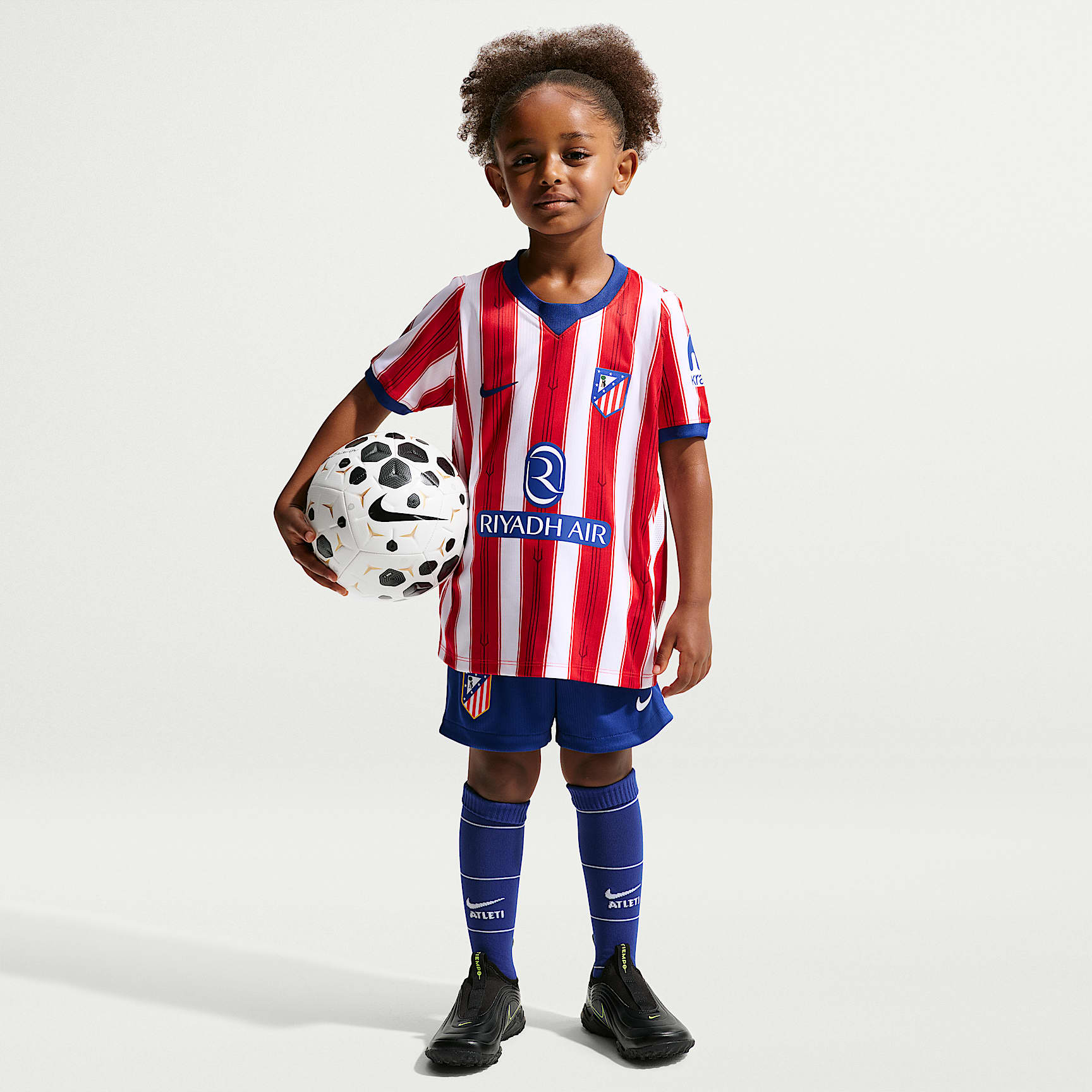 Club Atlético de Madrid 2026/27 Stadium Home Nike Football Replica-sæt i tre dele til mindre børn