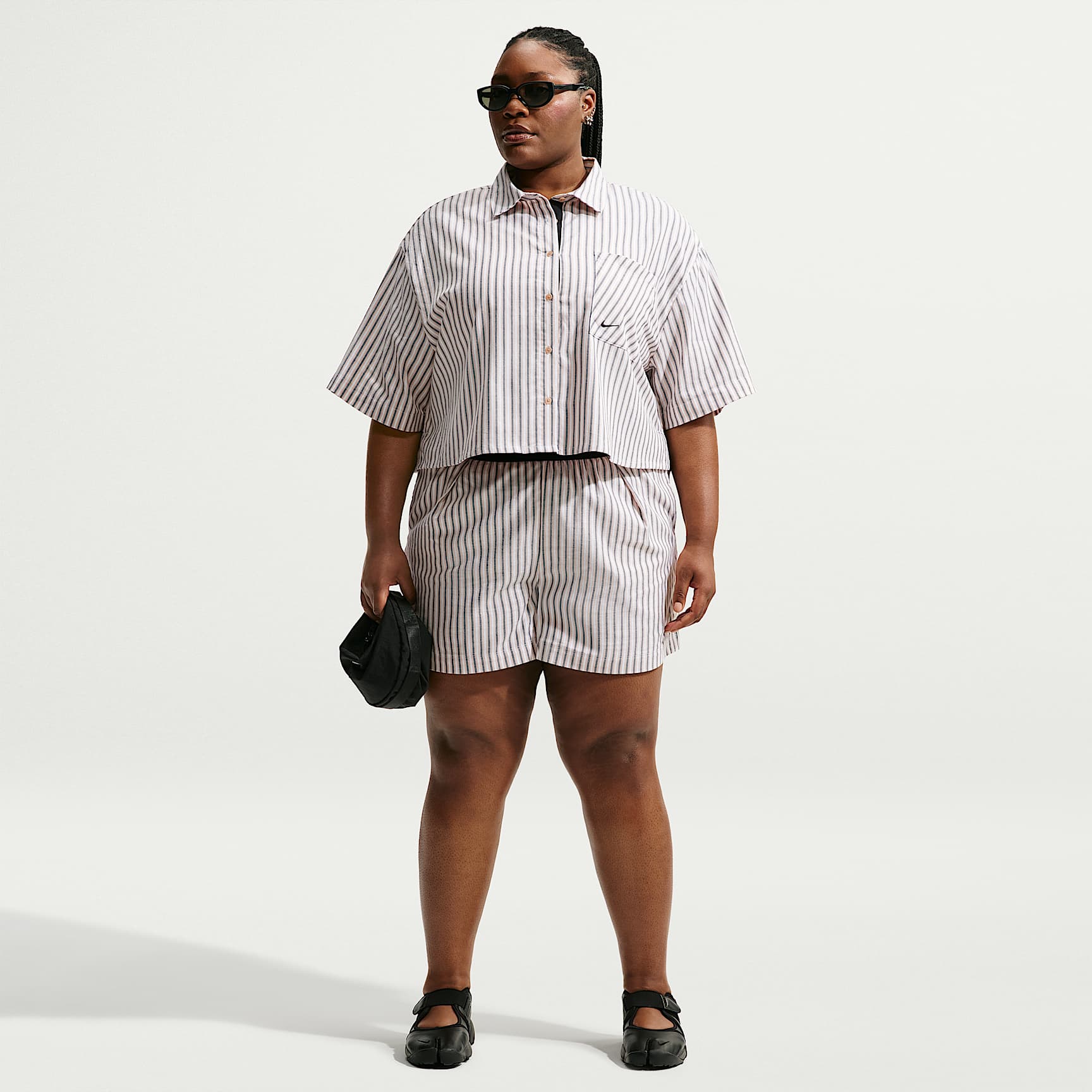 Nike Sportswear Chill Poplin Women's Loose Mid-Rise Striped Shorts (Plus Size)