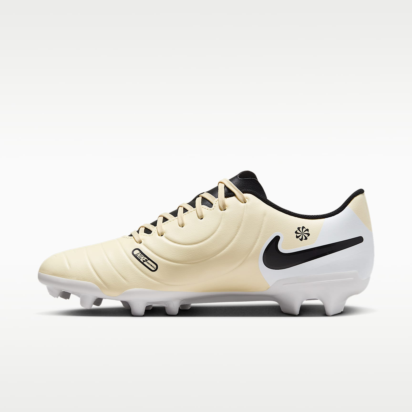 รองเท้าสตั๊ดฟุตบอลไม่หุ้มข้อสำหรับหลายพื้นผิว Nike Tiempo Legend 10 Club