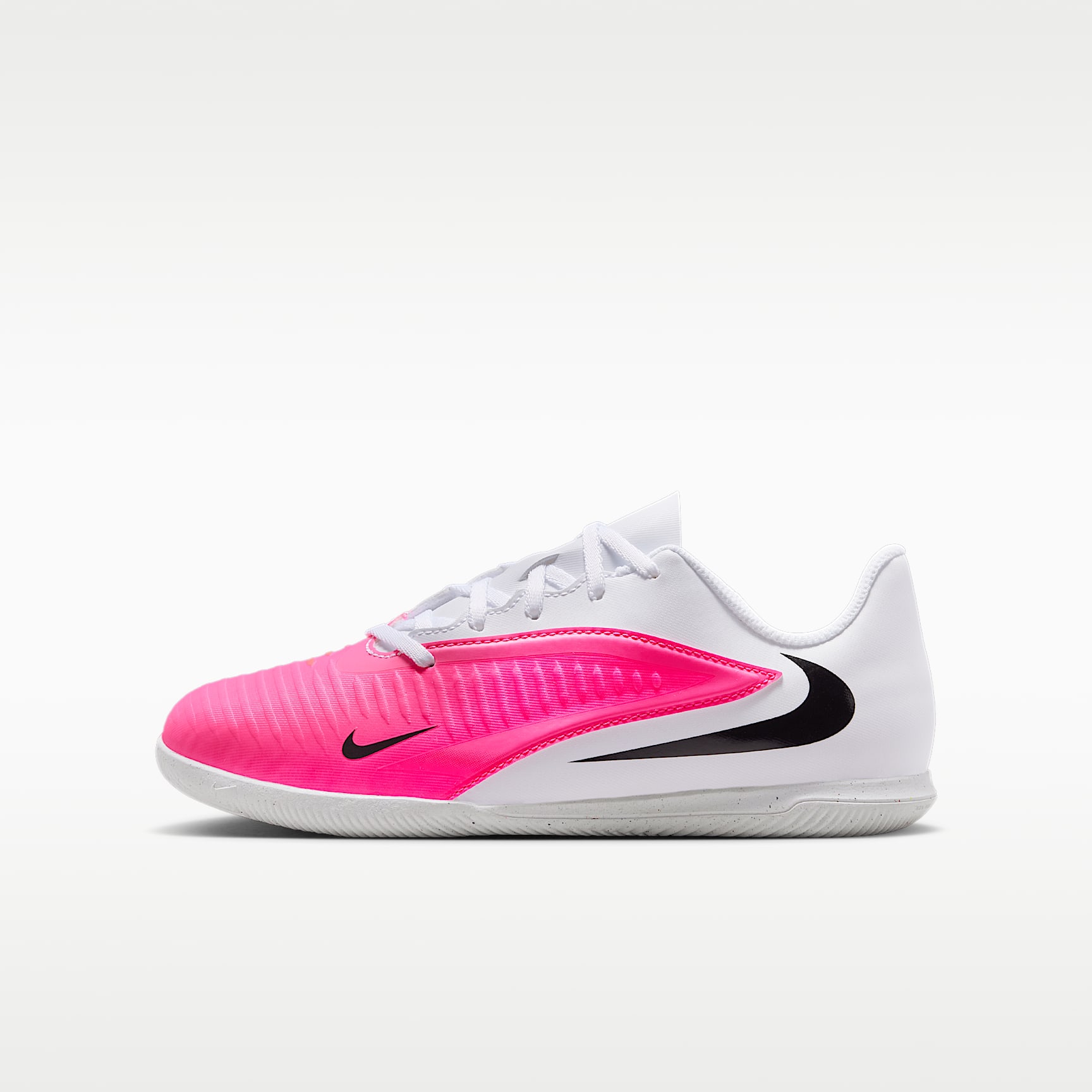 Nike Jr. Phantom 6 Low Club Big Kids' Indoor/Court Soccer Shoes