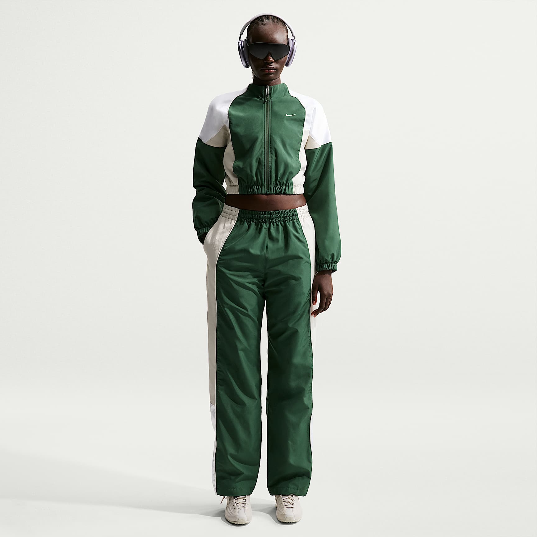 Nike Sportswear Oversized-Trainingshose mit mittelhohem Bund (Damen)