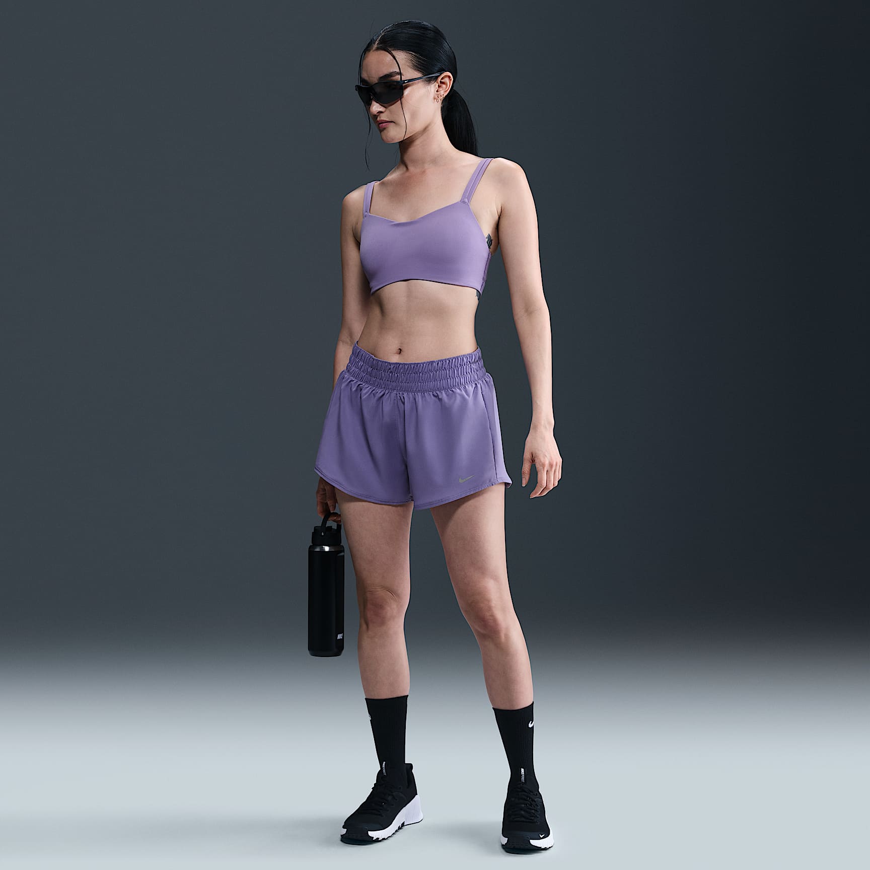 Shorts con forro de ropa interior Dri-FIT de tiro medio de 8 cm para mujer Nike One