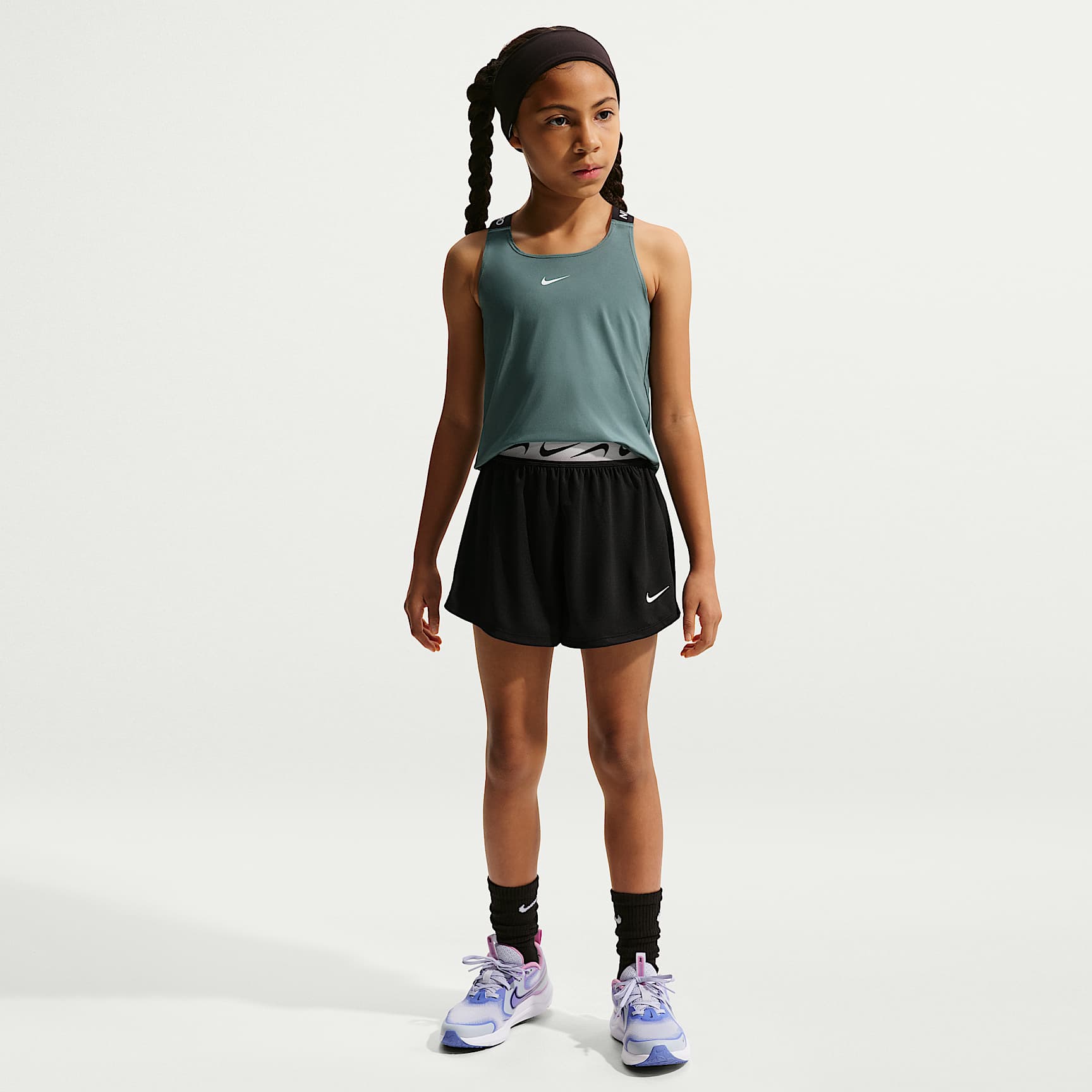 Nike Dash Dri-FIT Genç Çocuk (Kız) Koşu Şortu