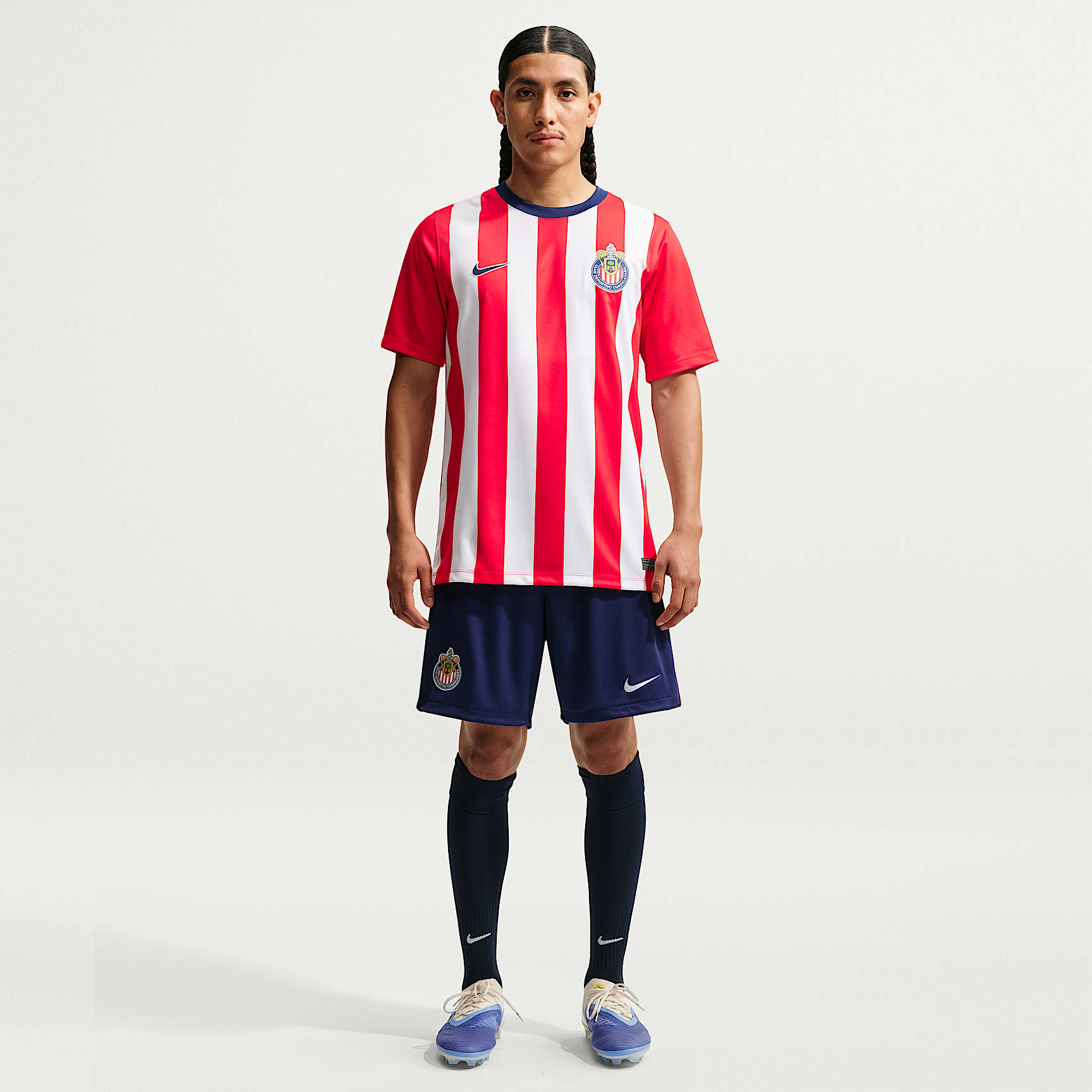 Shorts de futbol Dri-FIT Nike Replica del C.D. Guadalajara local Stadium 2026/27 para hombre 