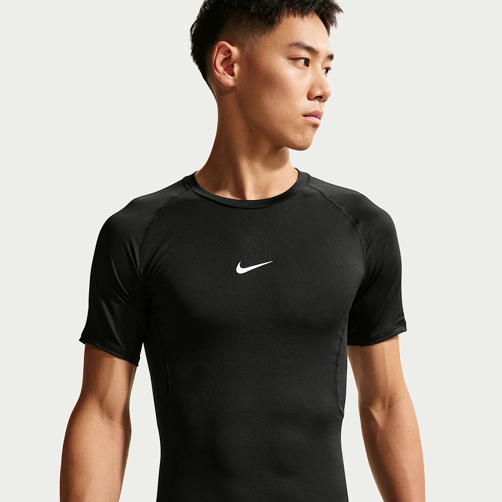Nike Pro 男款 Dri-FIT 緊身短袖健身上衣