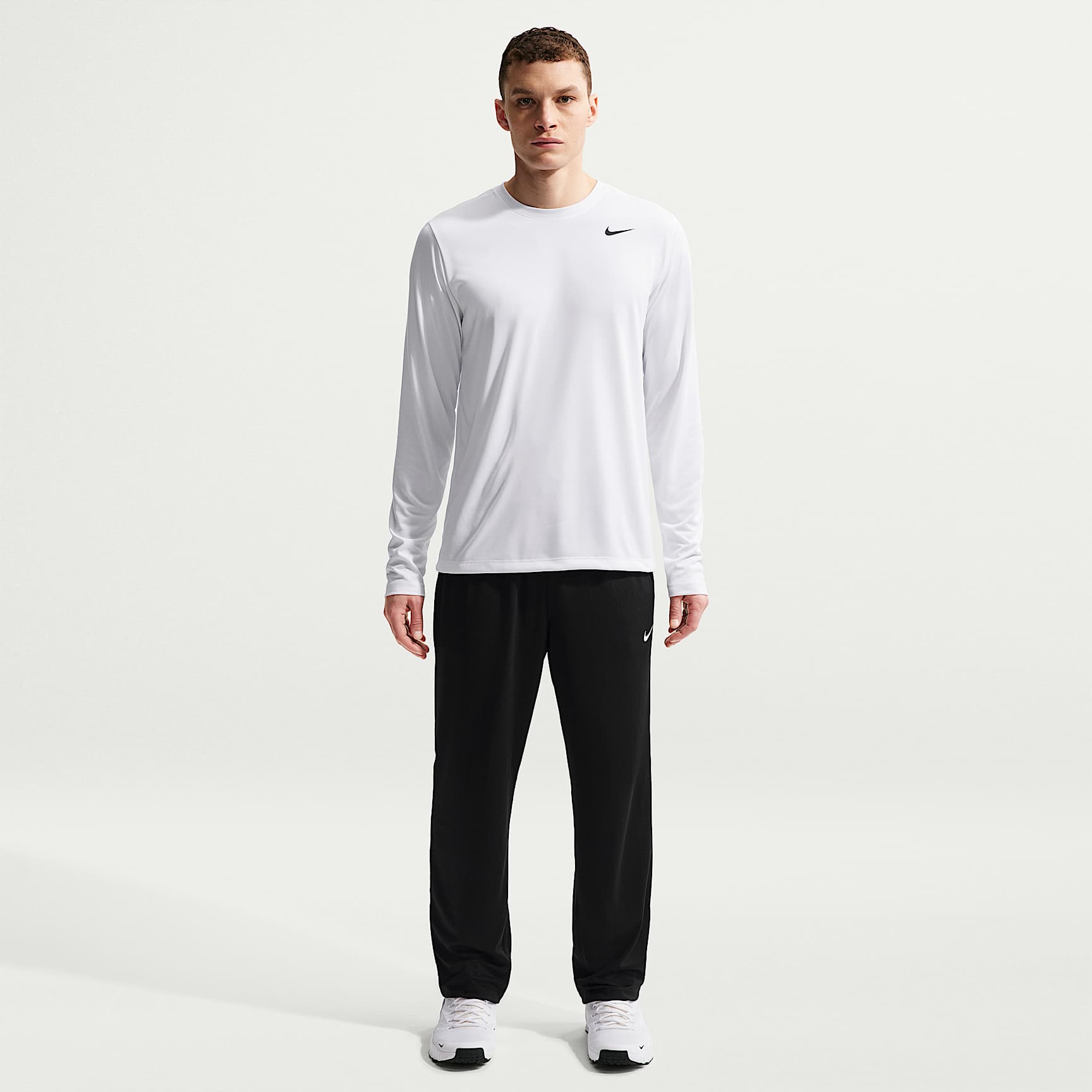 Pants Dri-FIT versátiles con dobladillo abierto para hombre Nike Totality