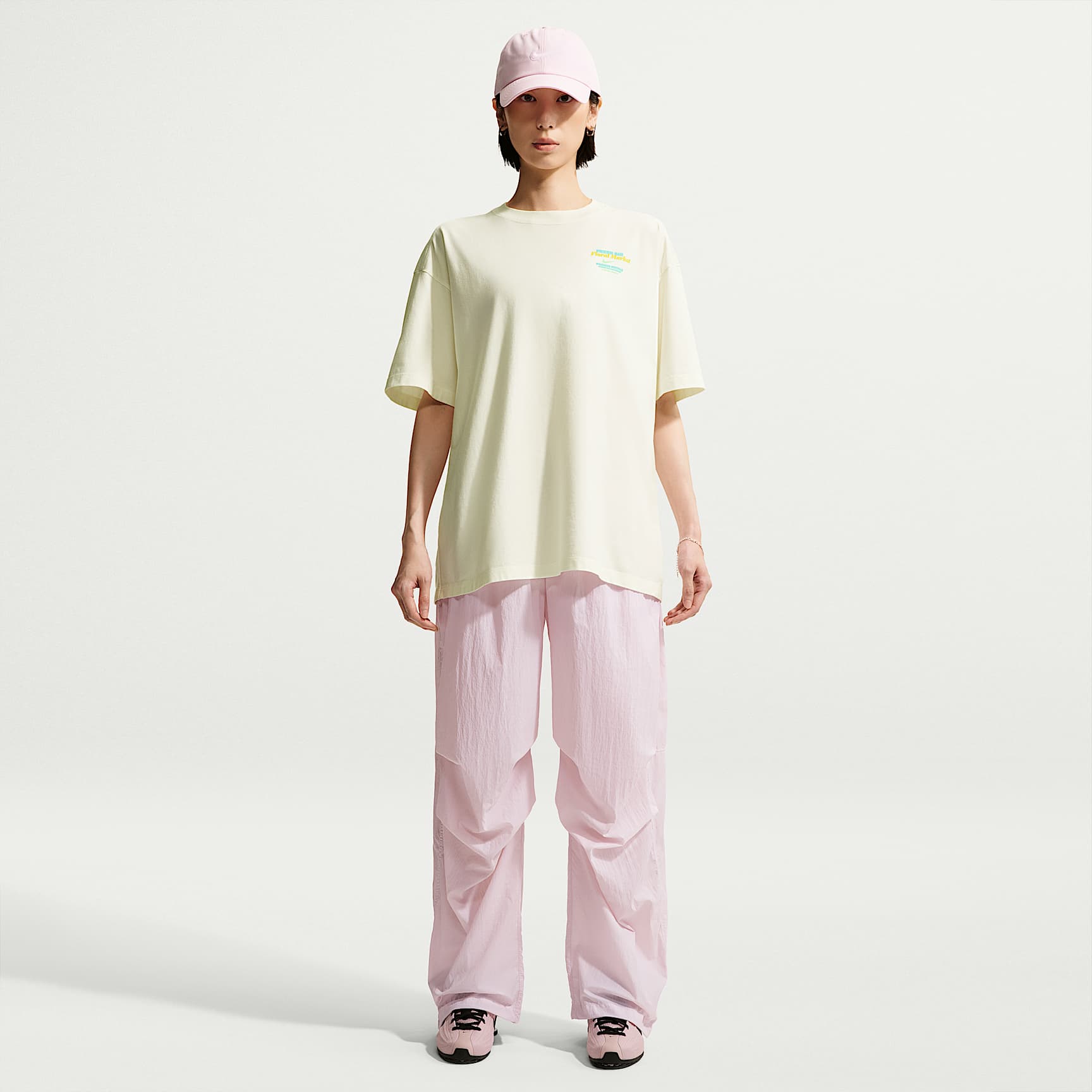 나이키 스포츠웨어 여성 미드라이즈 경량 UV 팬츠