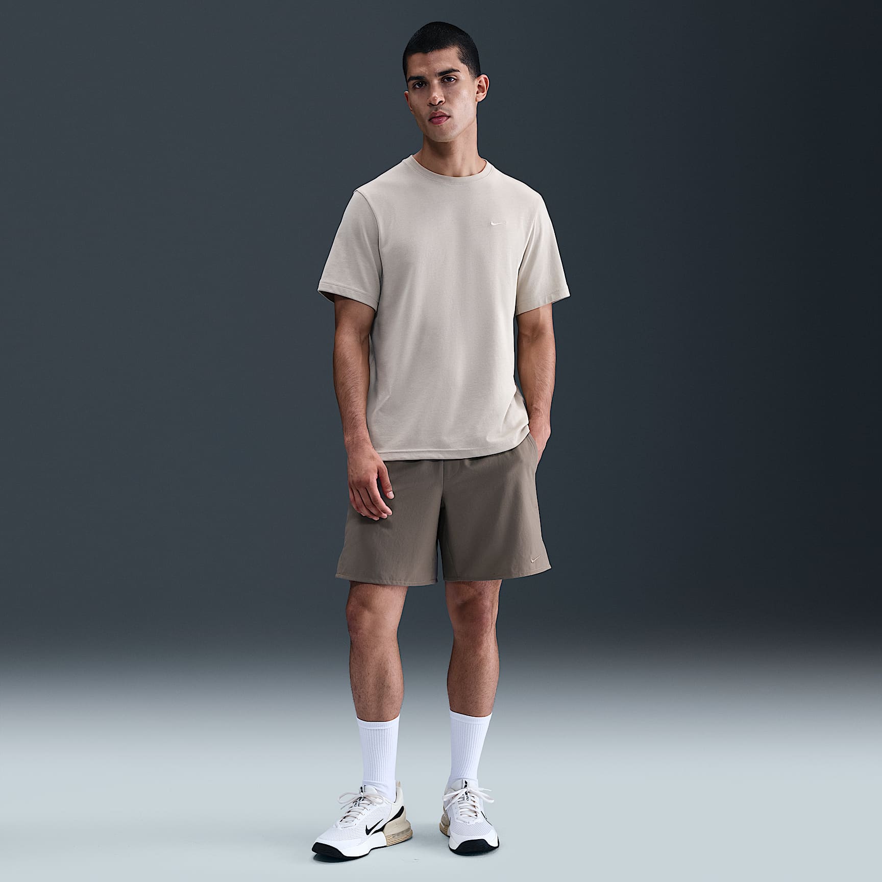 Shorts versátiles Dri-FIT de 18 cm sin forro para hombre Nike Unlimited