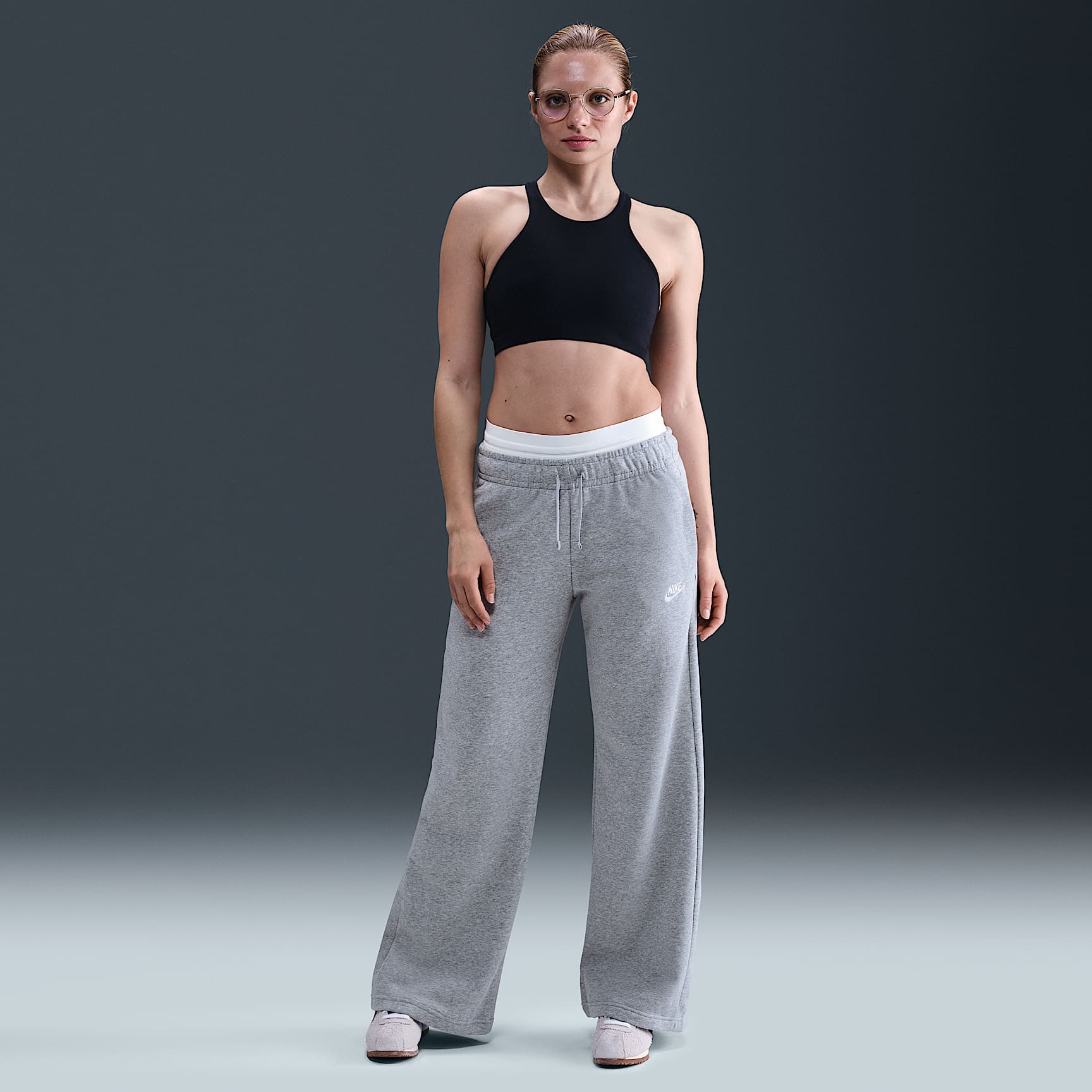 Nike Sportswear Club Fleece Women's Mid-Rise Wide-Leg Sweatpants