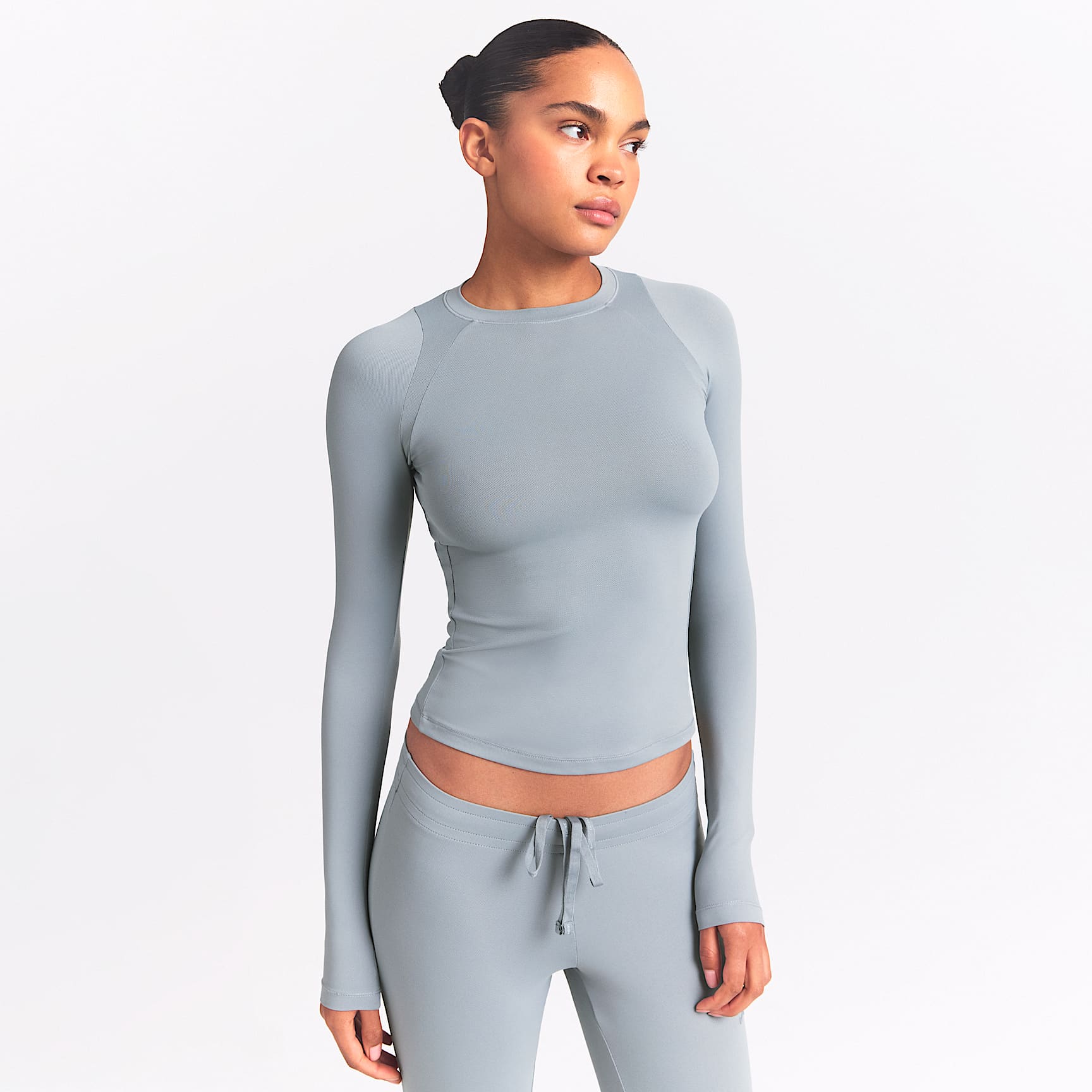 Playera de cuello redondo de manga larga para mujer NikeSKIMS Airy