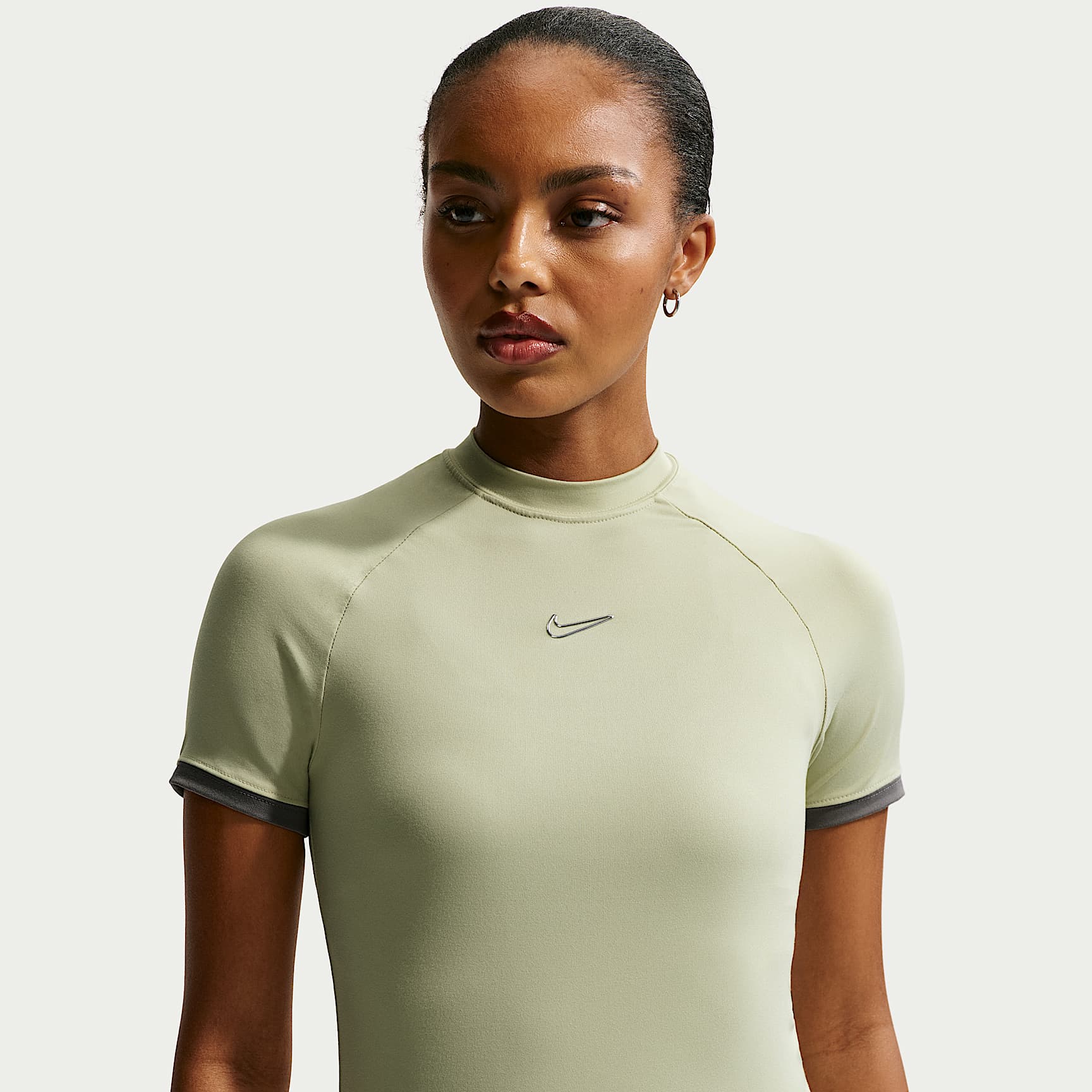 Damski top o dopasowanym kroju z krótkim rękawem Nike Sportswear