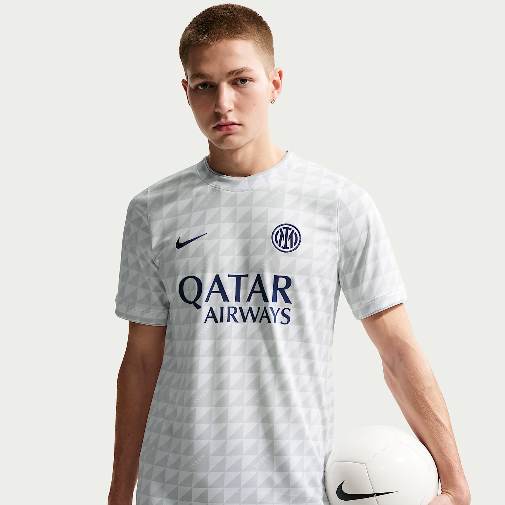 Playera de futbol Nike Dri-FIT para antes del partido para hombre del Inter de Milán
