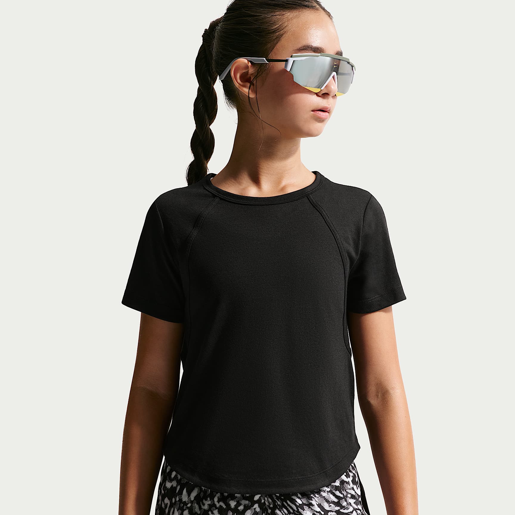 Nike Tempo Older Kids' (Girls') Dri-FIT Short-Sleeve Top