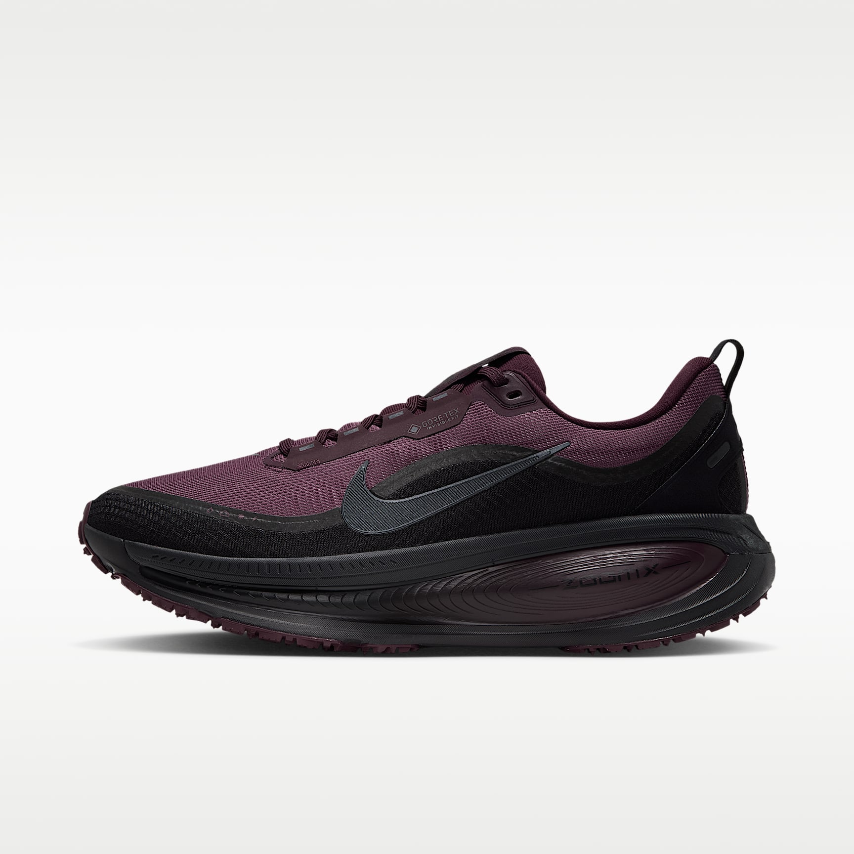 Sapatilhas de running para estrada à prova de água com detalhes refletores Nike Vomero 18 GORE-TEX para homem