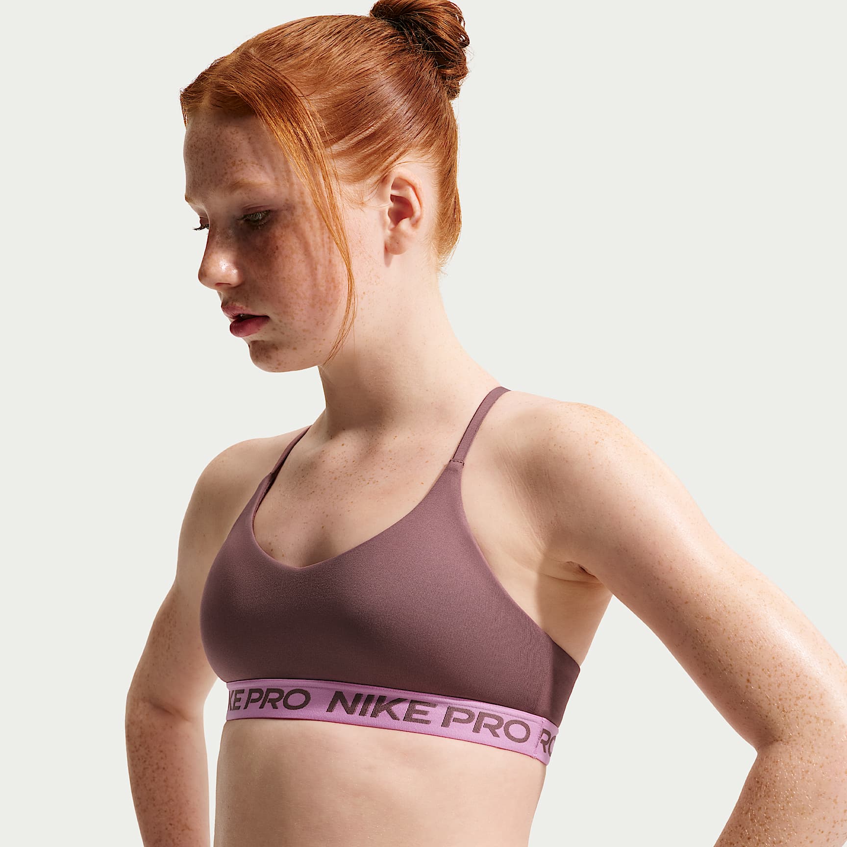 Indy bra para niñas talla grande Nike Pro