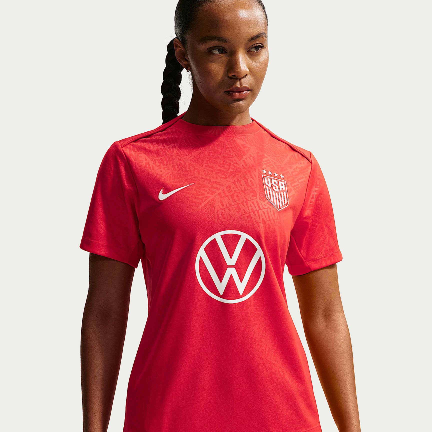 Playera de fútbol de manga corta Nike Dri-FIT para antes del partido para mujer USWNT Academy Pro