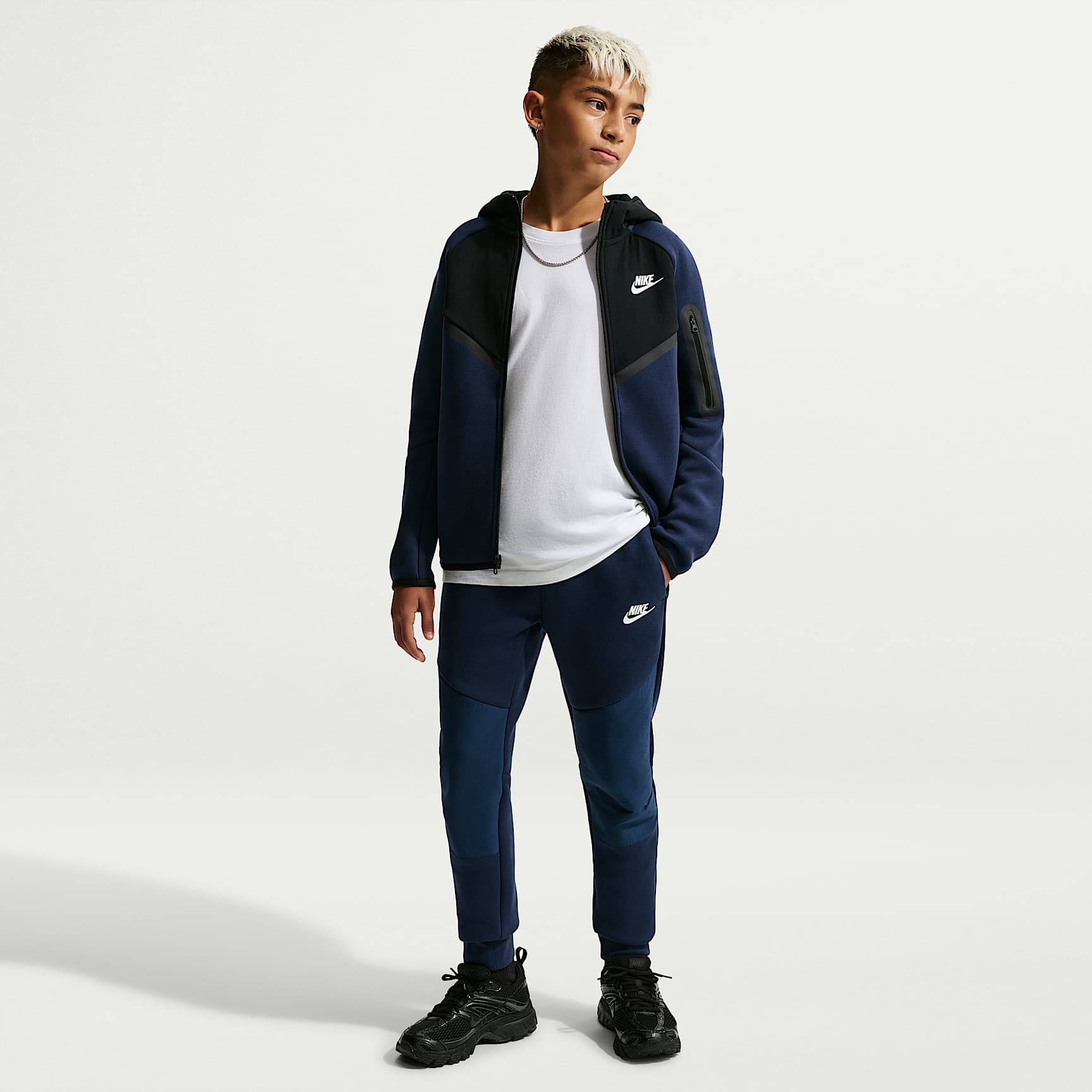 Nike Sportswear Tech Fleece Older Kids' Jogger
