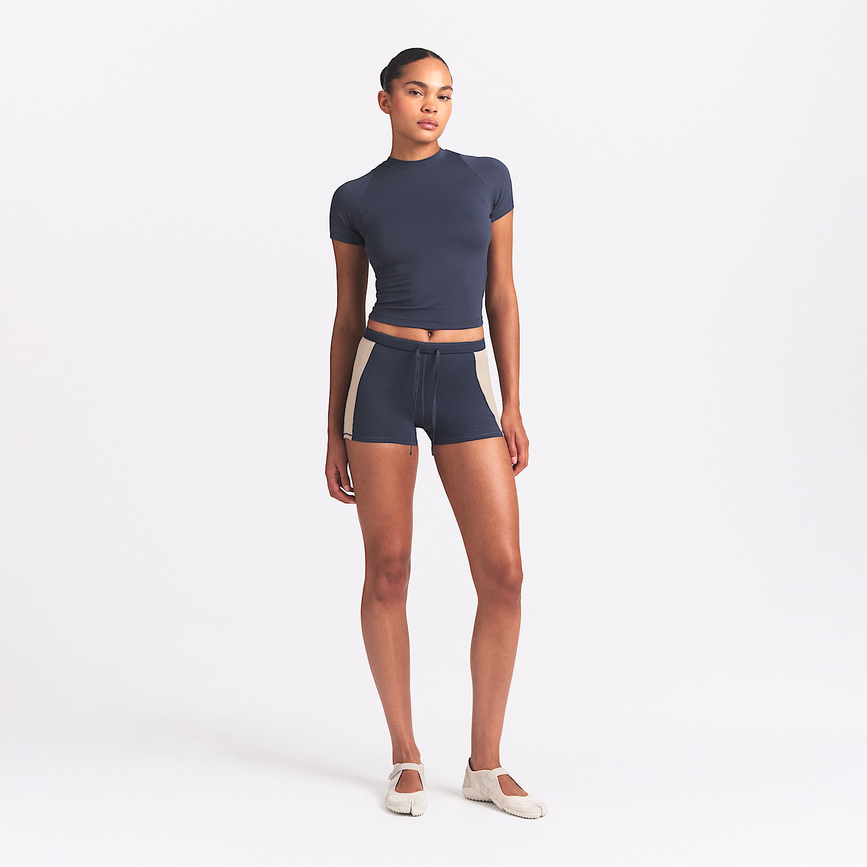 NikeSKIMS Matte Shine Mix Women's 2" Shorts