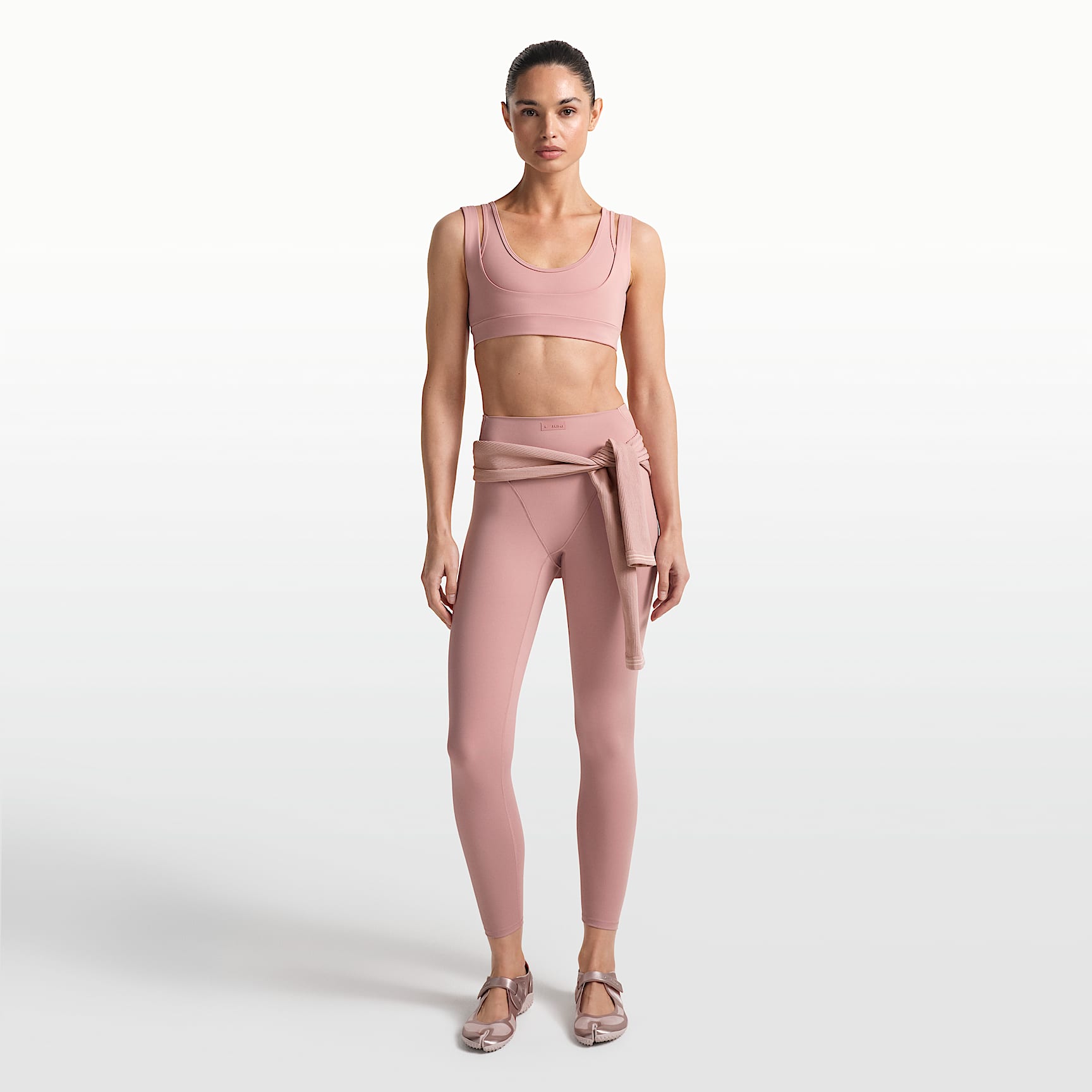 NikeSKIMS Matte Women's High-Waisted V-Line 26" Leggings