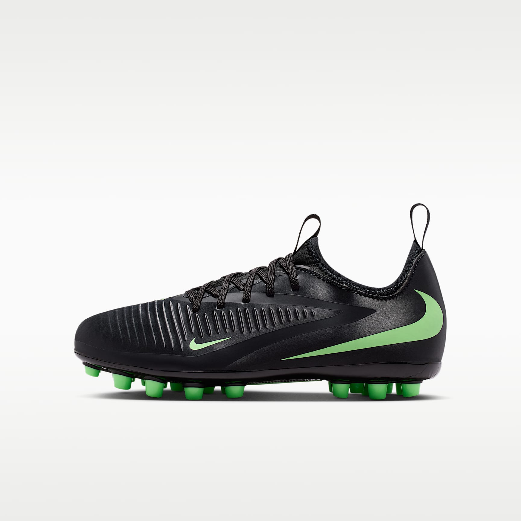 Nike Jr. Phantom 6 Low Academy Older Kids' Artificial-Grass Football Boots