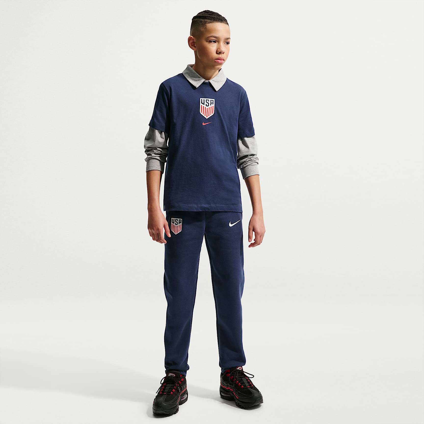 Joggers de fútbol Nike USMNT Club Fleece para niño talla grande