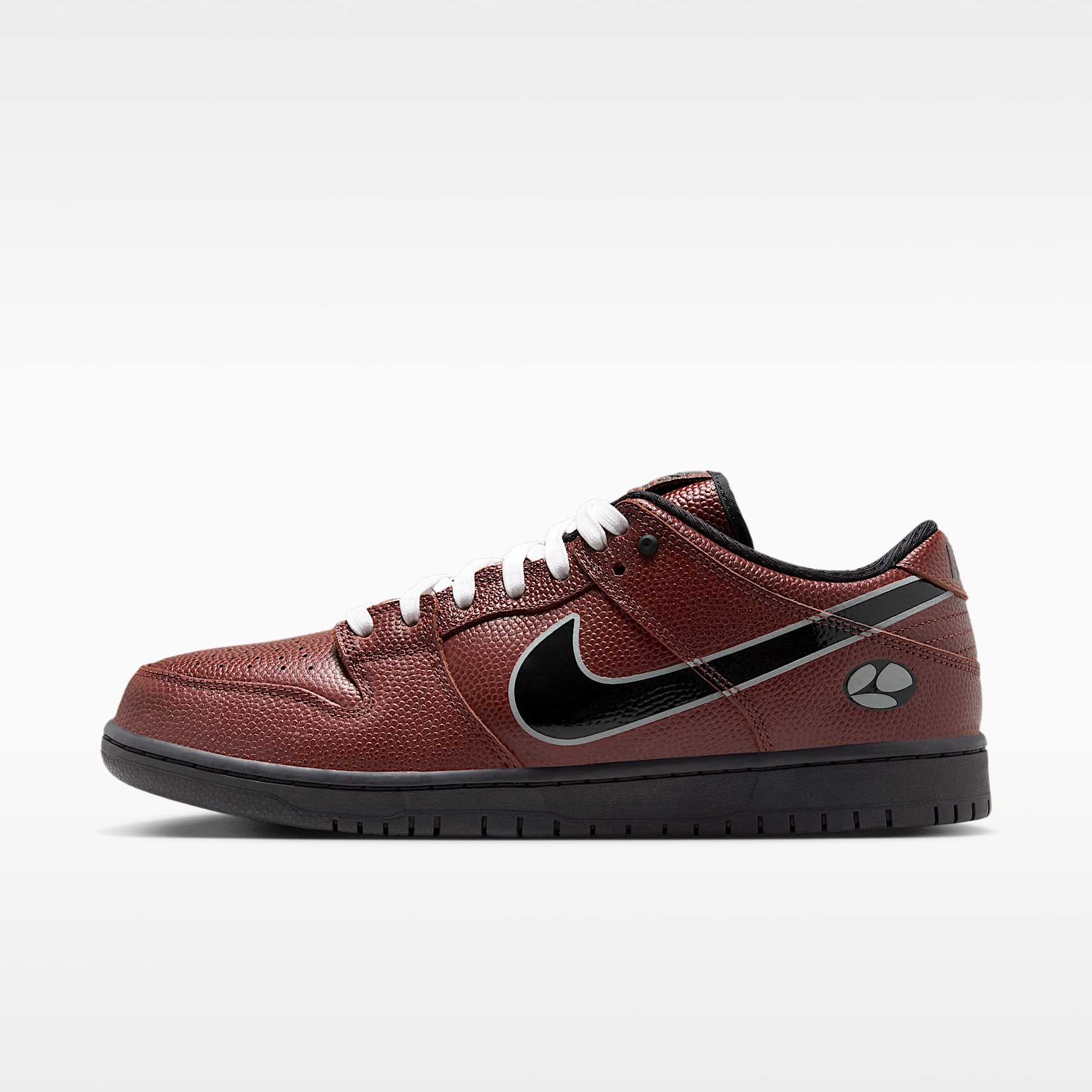 Nike SB Dunk Low Pro Skate Shoes